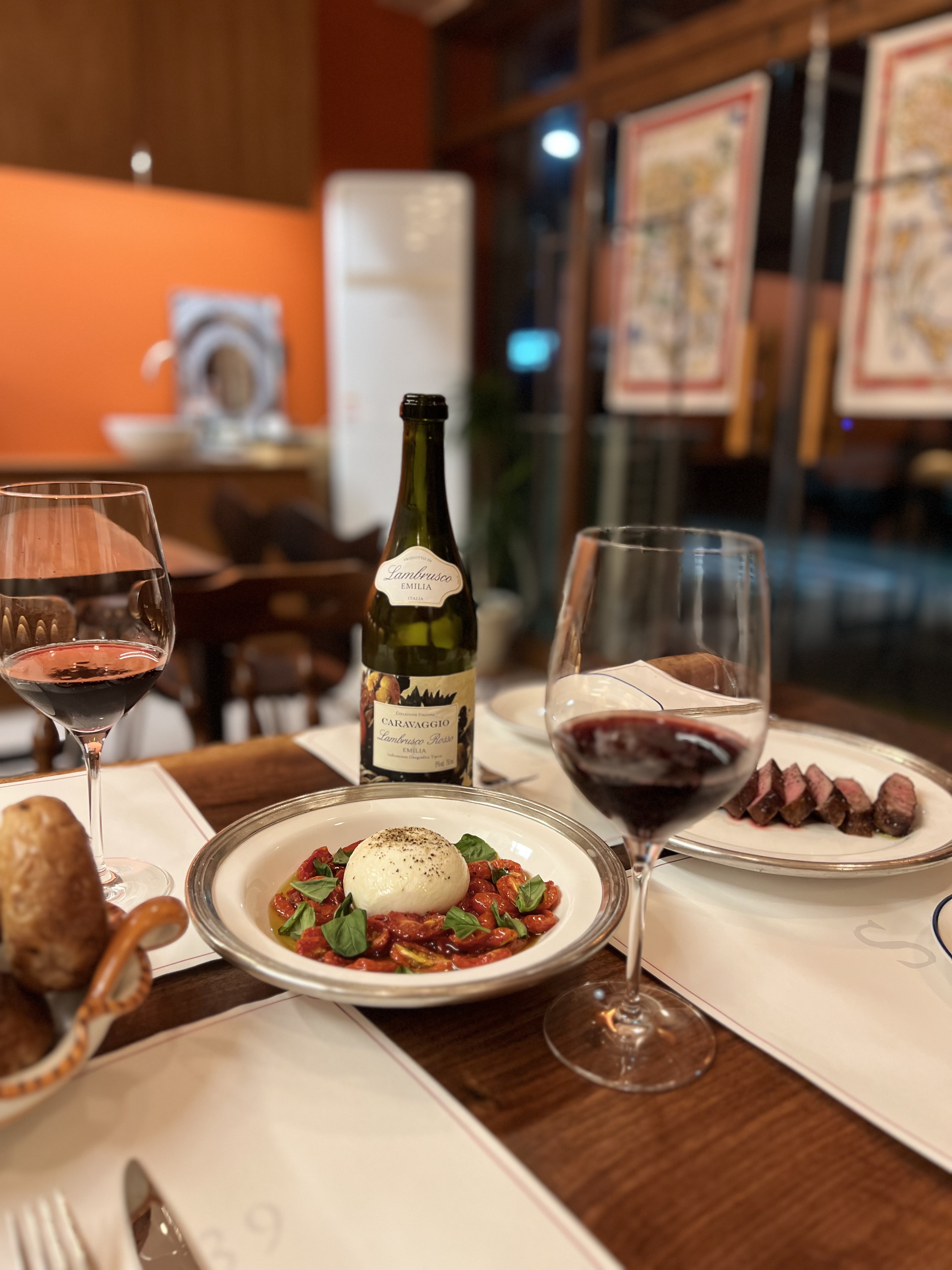 一轮 Saltplus39意大利鲜面与葡萄酒