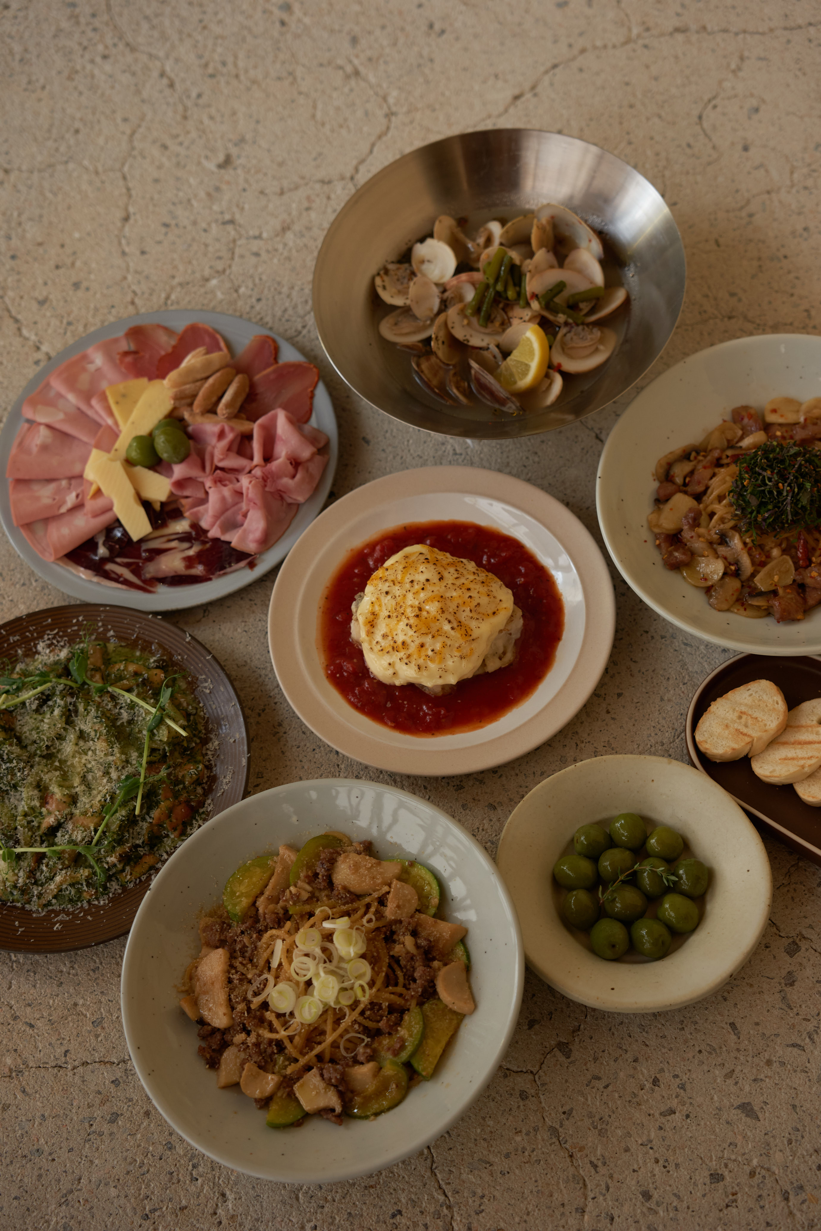 Vinyl house Mullae gastro pub interior with fusion dishes and wine