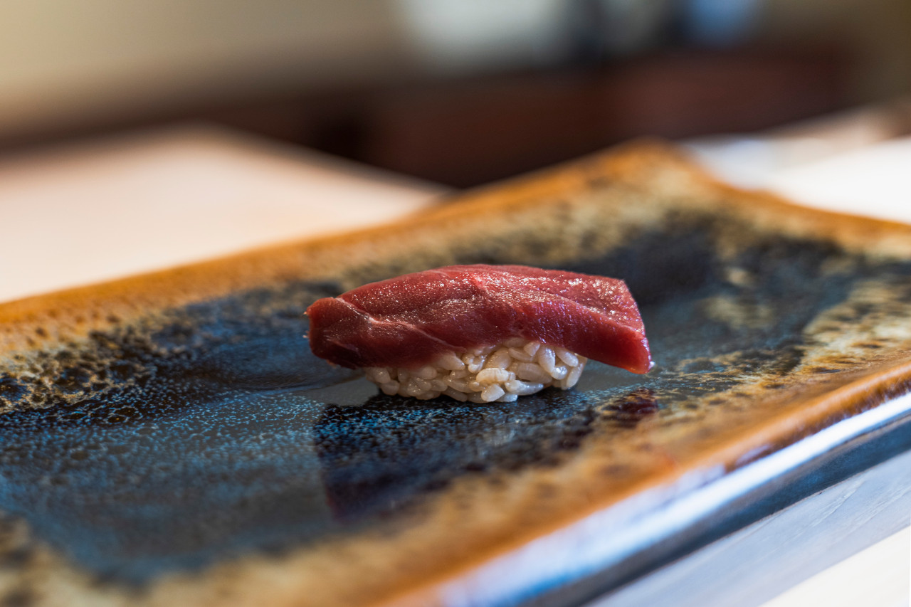 Sushi Yunseul counter with vinegared rice nigiri