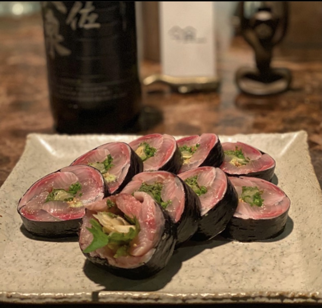 Imashoku Daehakro aged sashimi and futomaki late night table