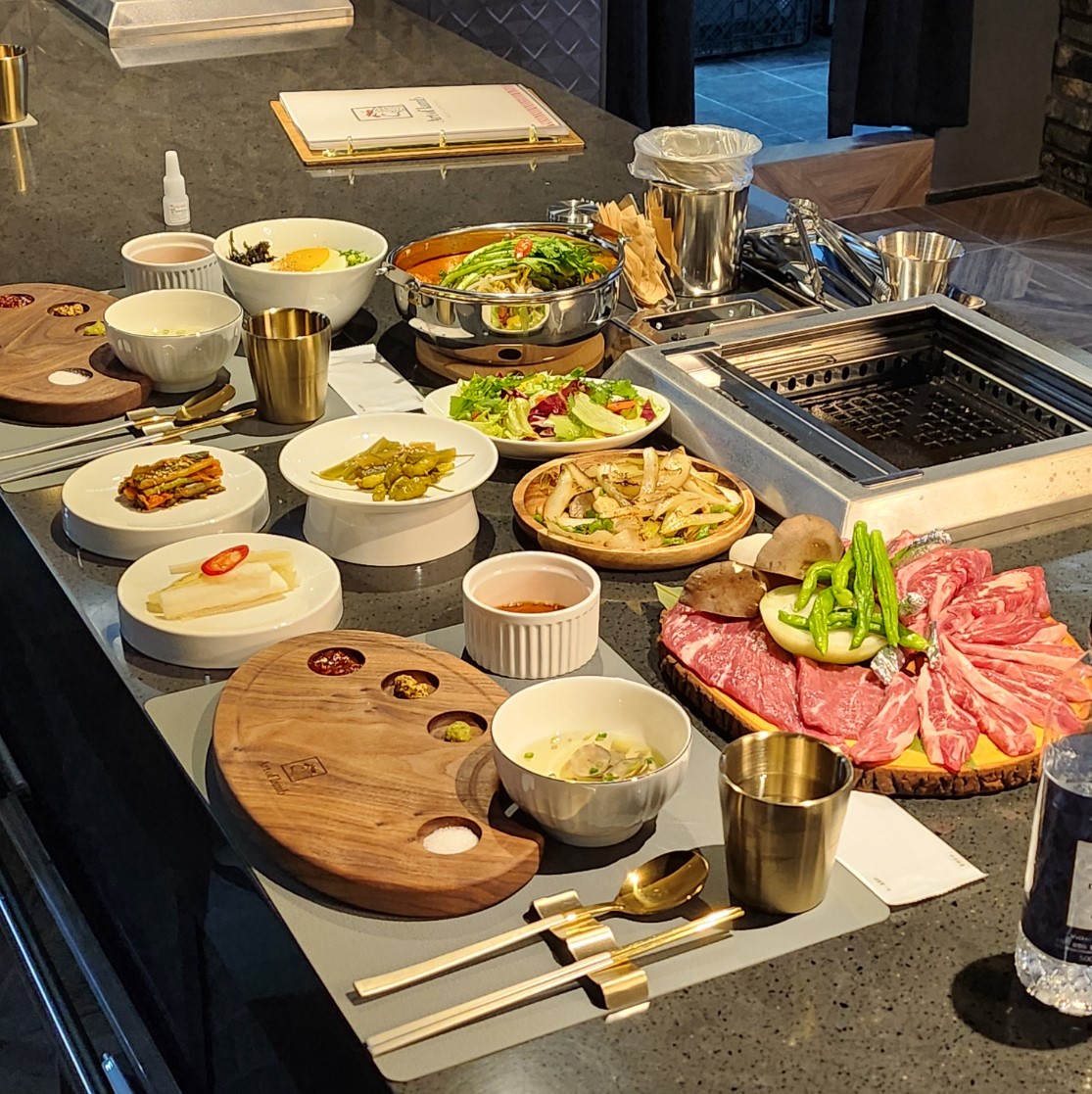 アートオブラム大田 スタッフが焼く炭火焼ラム肉