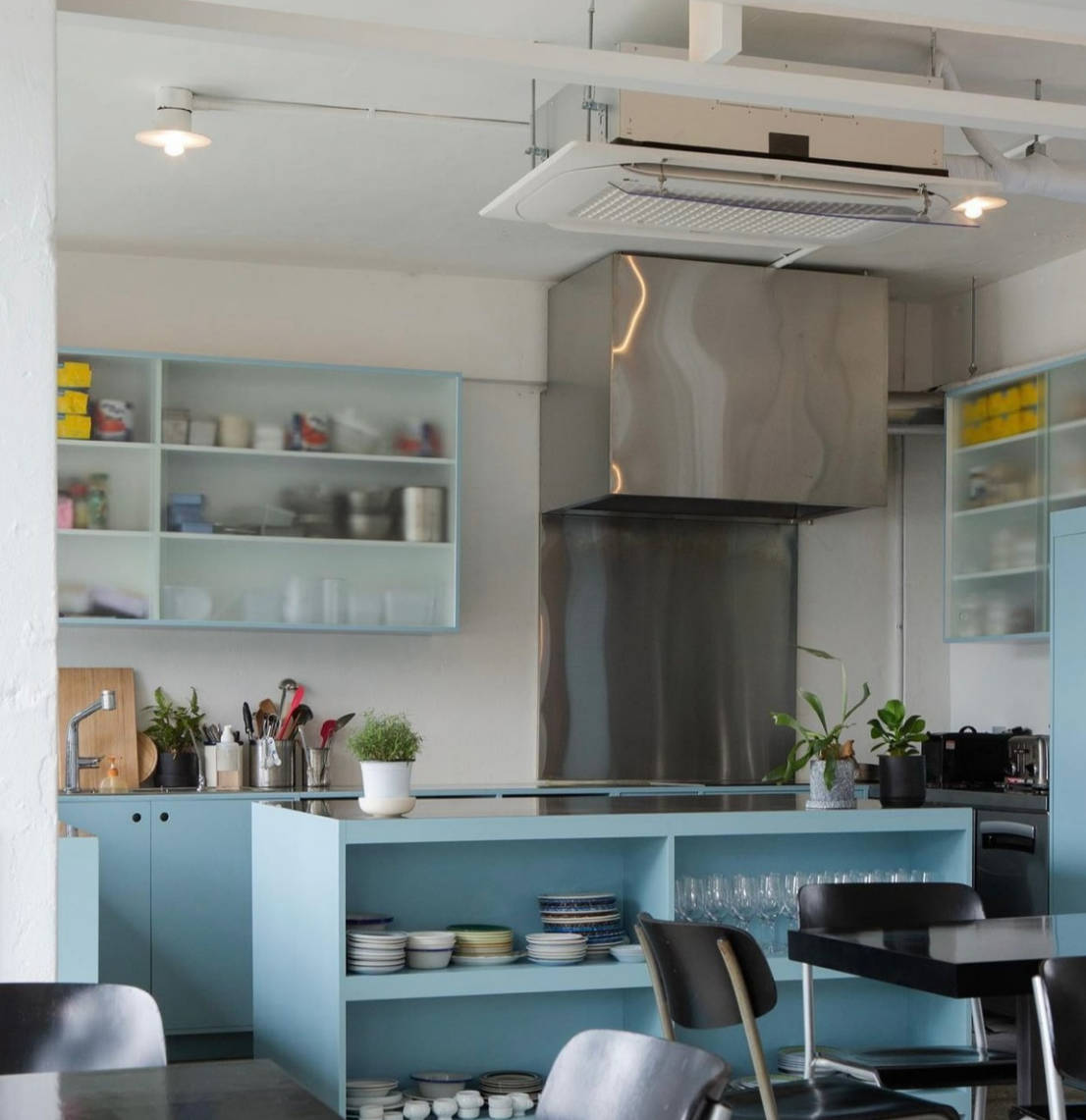 Fab natural wine pairing with seasonal plates near Samgakji