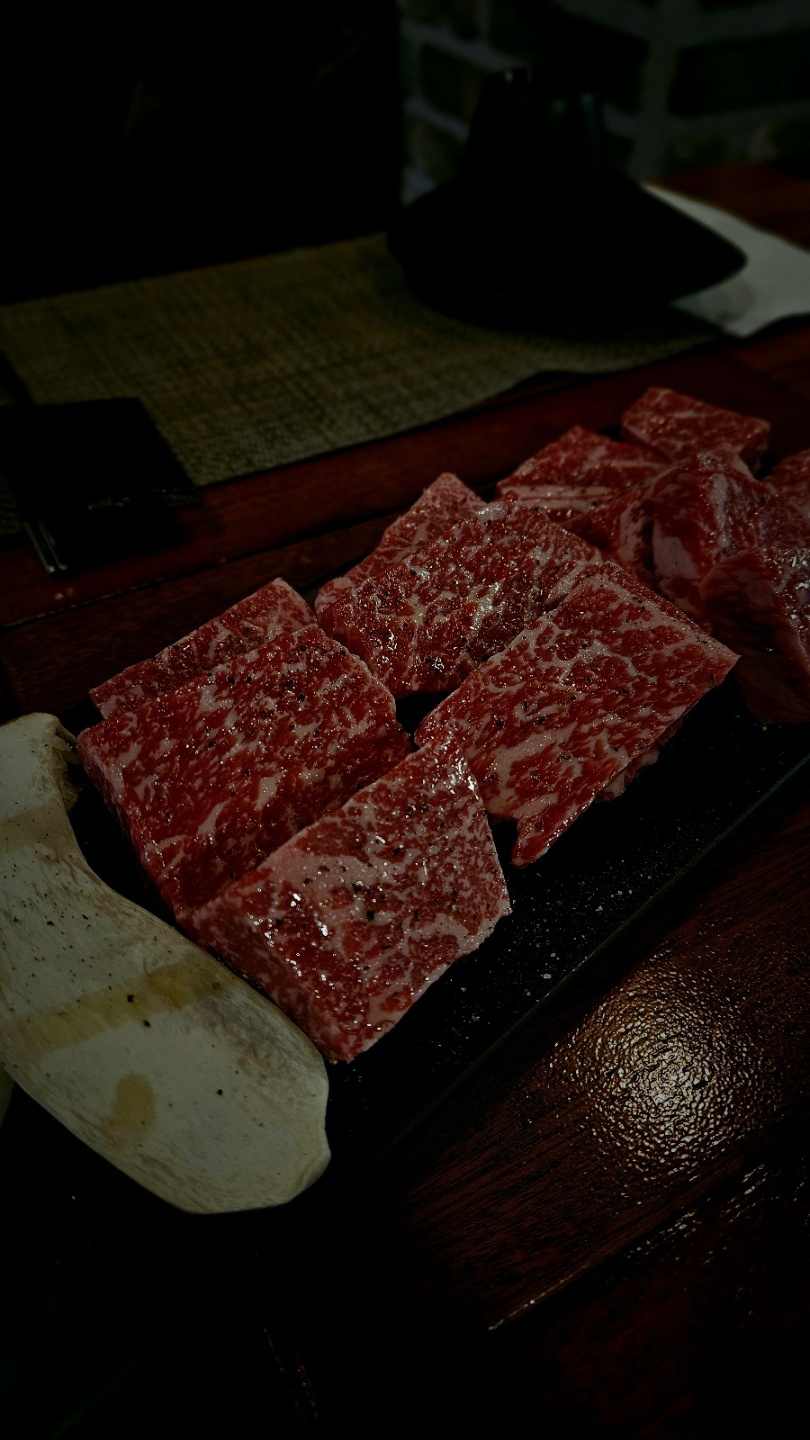 Sukseong Myeongjak premium Hanwoo and refined sides