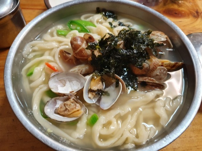 Limbyungjoo Sandong Kalguksu 手工面条与浓郁高汤