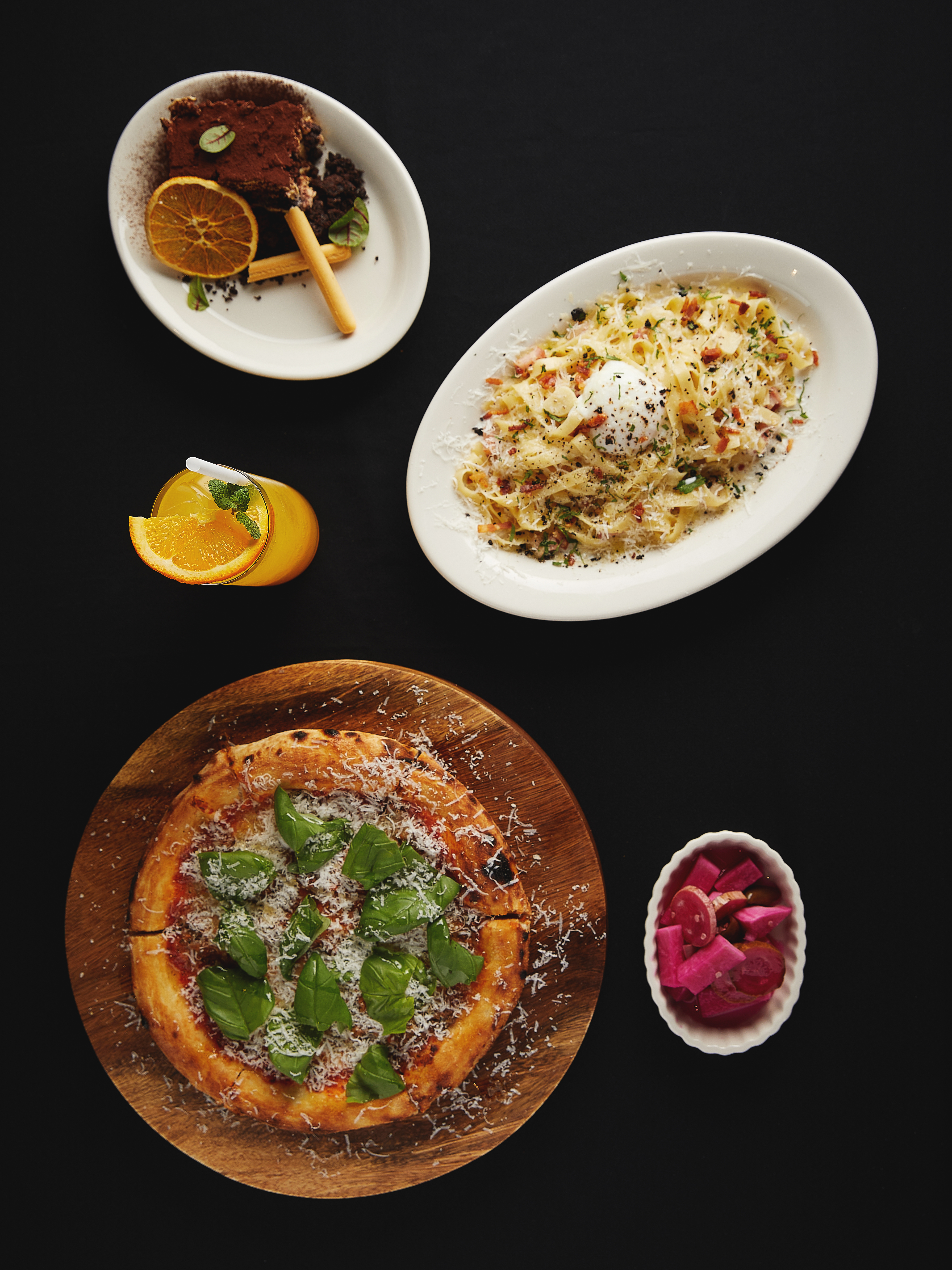 UVA Seongsu 餐廳，紅酒與義大利麵