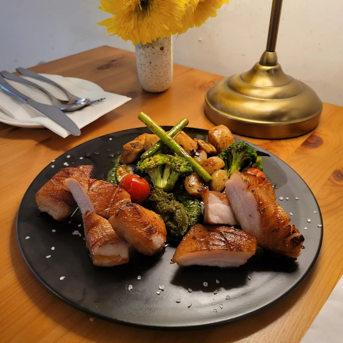 Bistro Mikael elegant Italian plating in Sharosu-gil