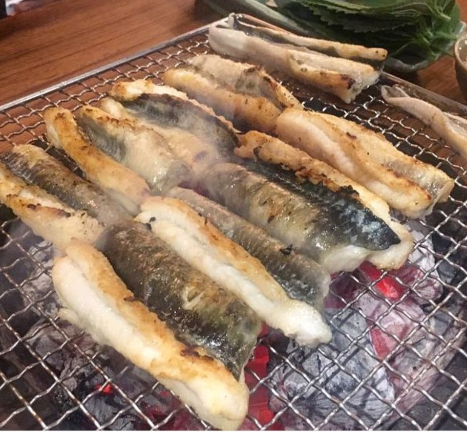 Dueo Mari Samsung Branch sea eel in calm dining room