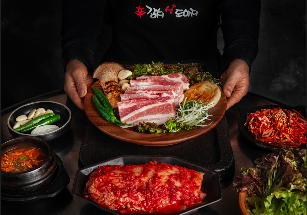 신김치생도야지 마곡본점（Sinkimchi）—豚バラとキムチの焼き物が冷麺にぴったり