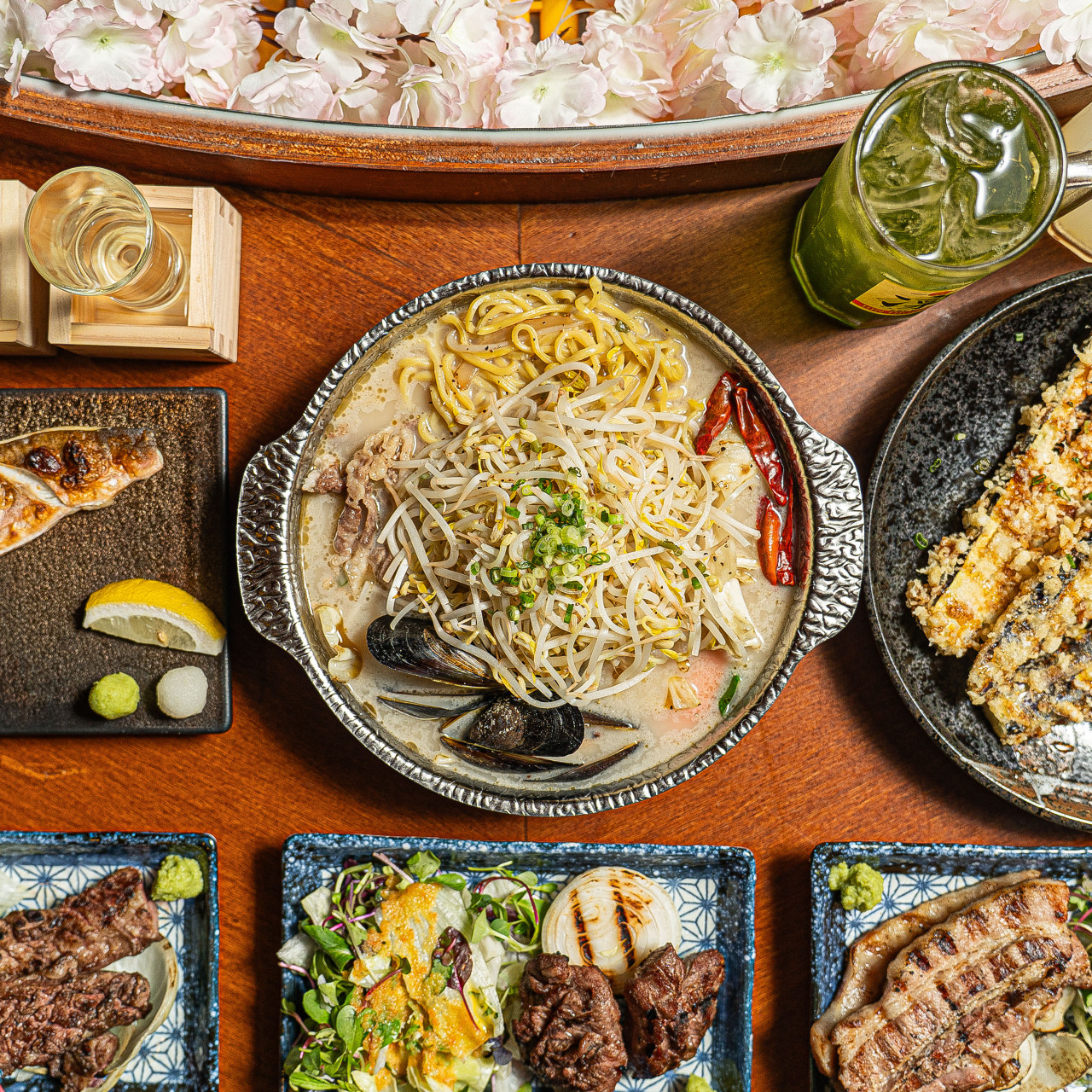 Diguet: dachi-shaped robatayaki counter with live-fire grill