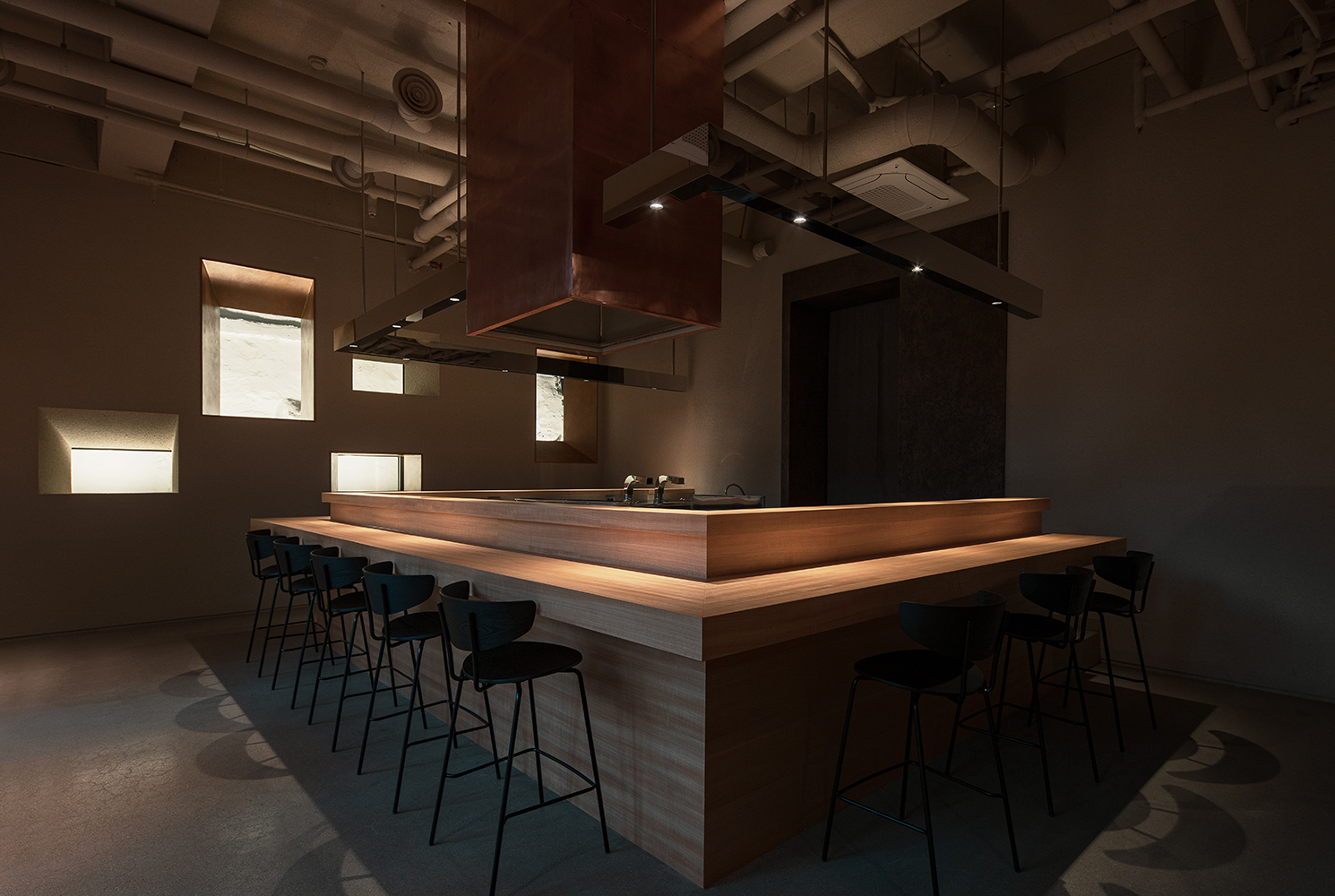 LAKUEN izakaya counter with binchotan grill smoke