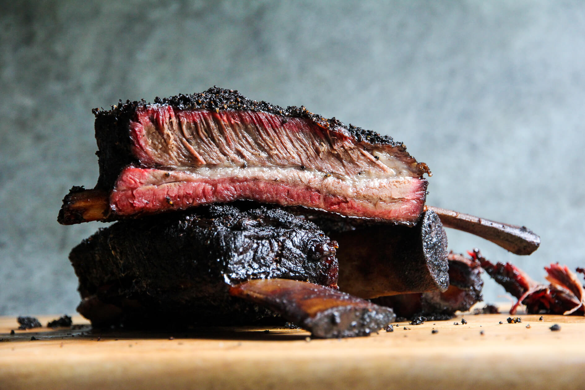 Applewood-smoked Texas-style beef ribs in Jamwon