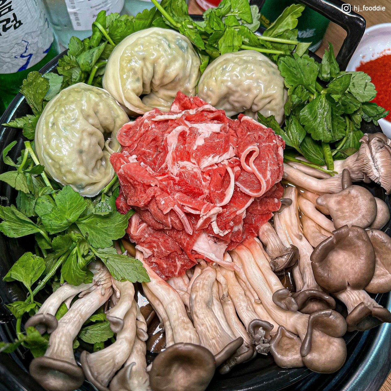 청도미나리 DDP 以新鮮水芹的涮涮鍋