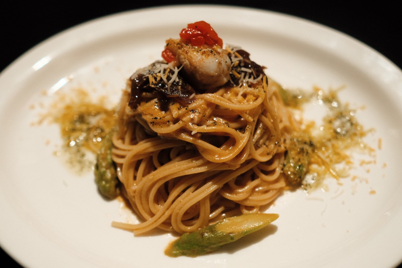 RAPHU cozy pasta bar with cream pasta and salad