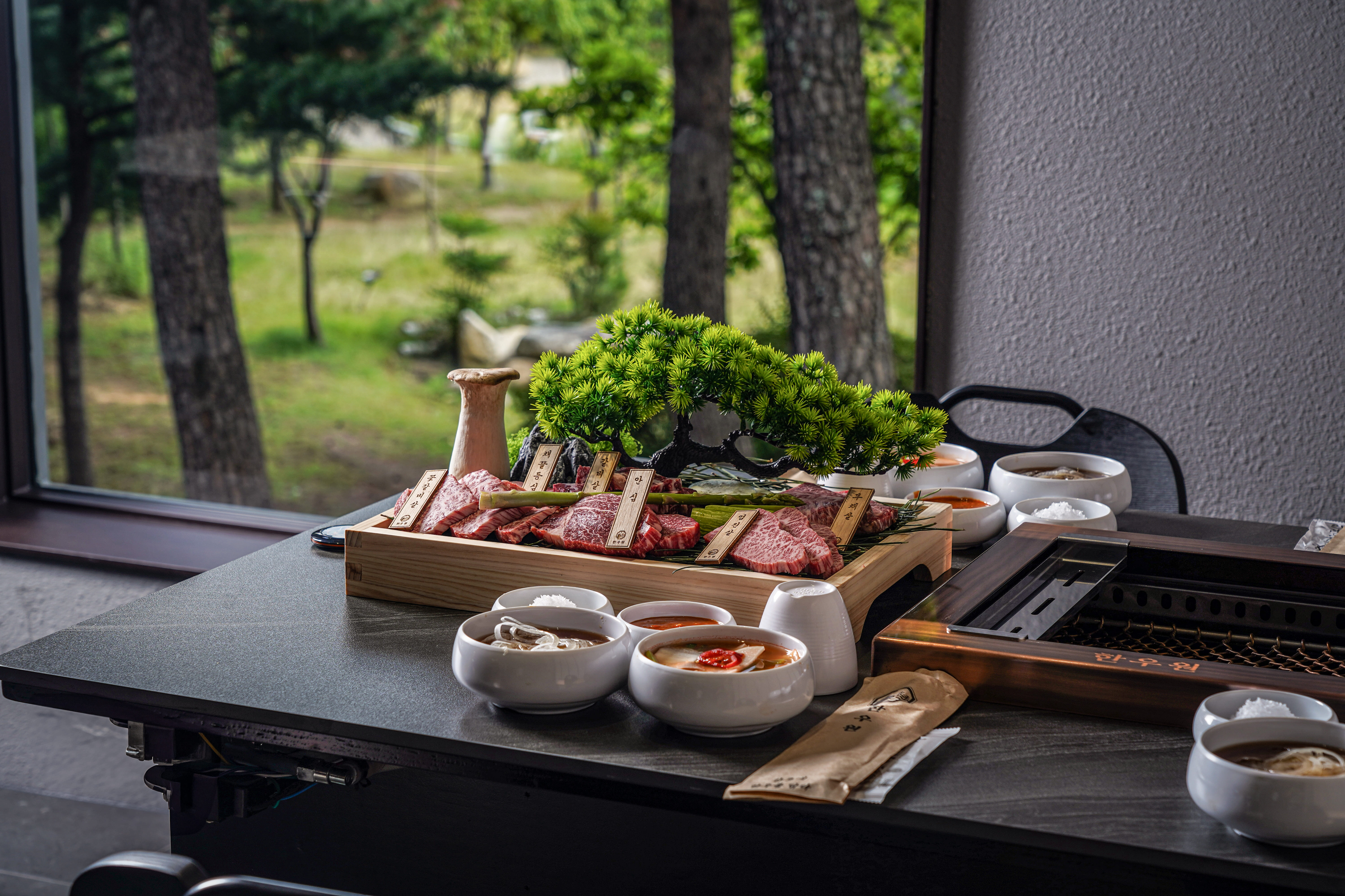 GANGNEUNG HANWOOWON pine-view Hanwoo grill