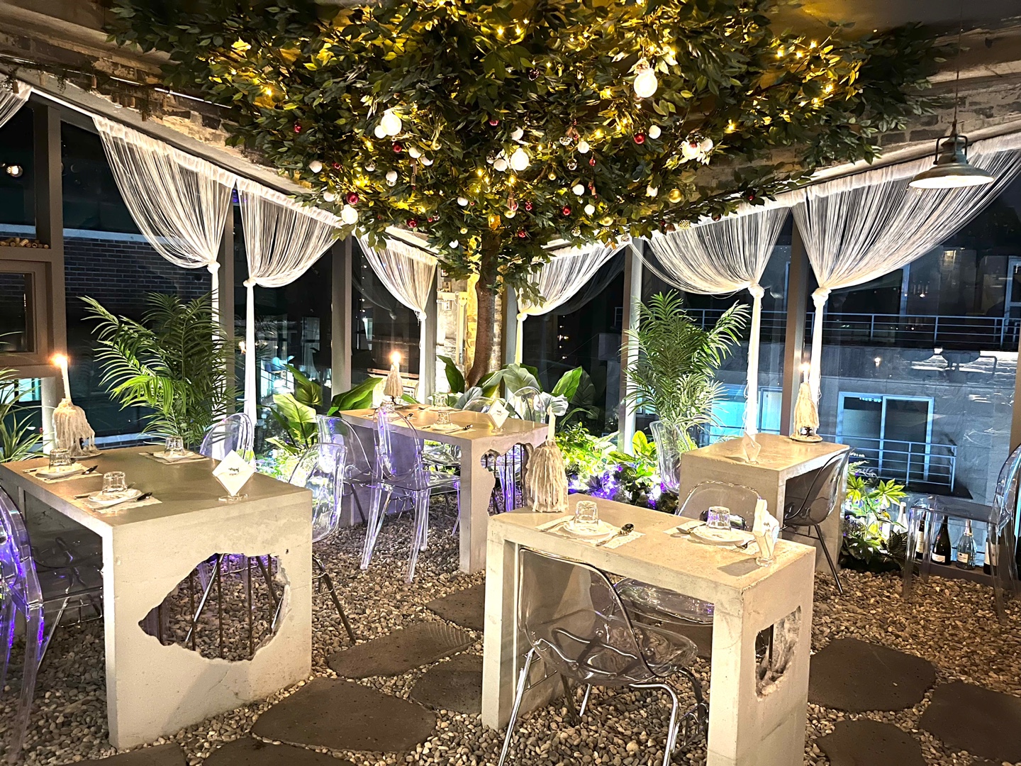 合井 D'yquem ワインダイニングバー 自然と都会の調和