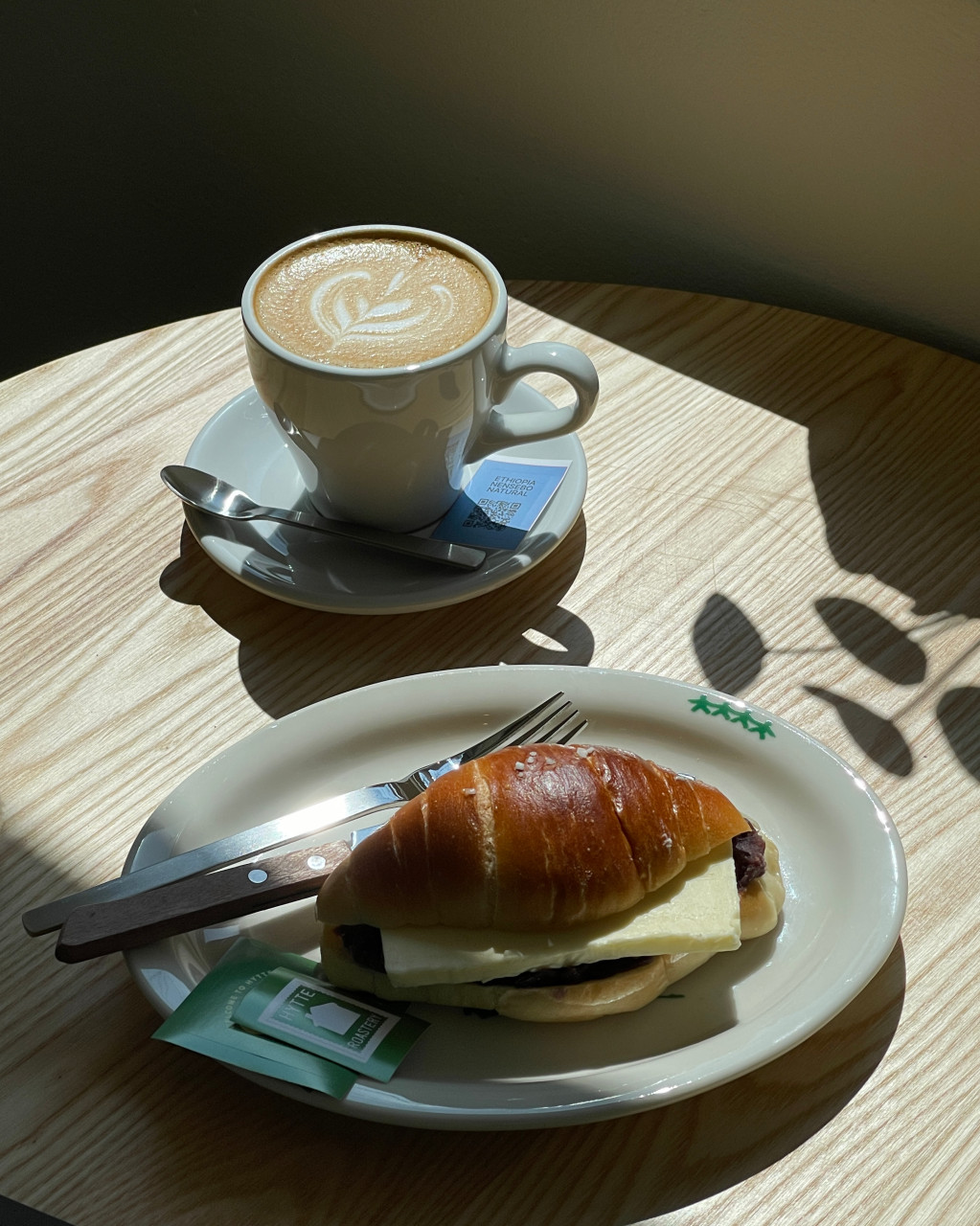 Hytte Roastery Gwangalli pour-over bar and espresso