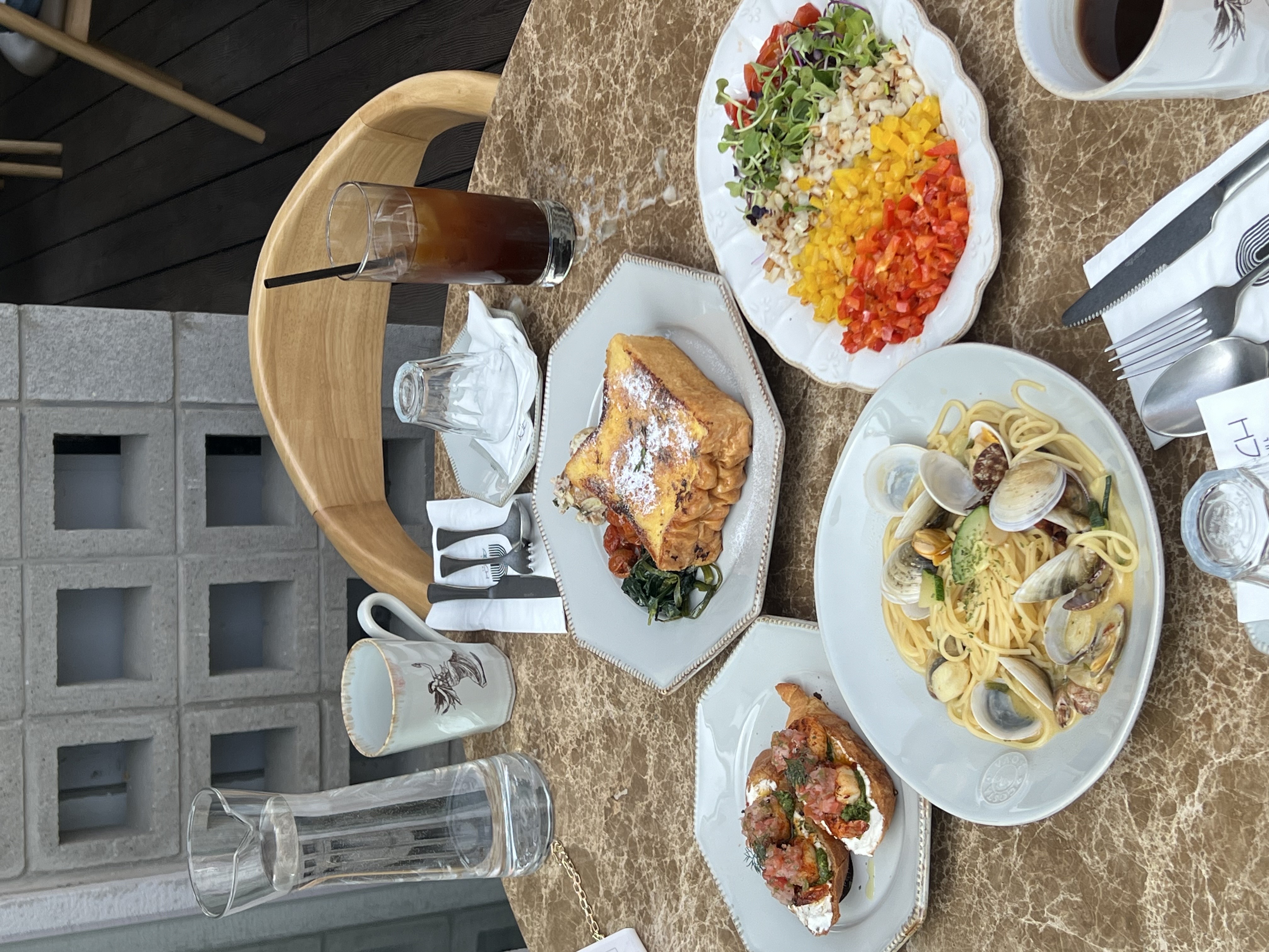 アーチソウルのエレガントな内装とジャズの雰囲気