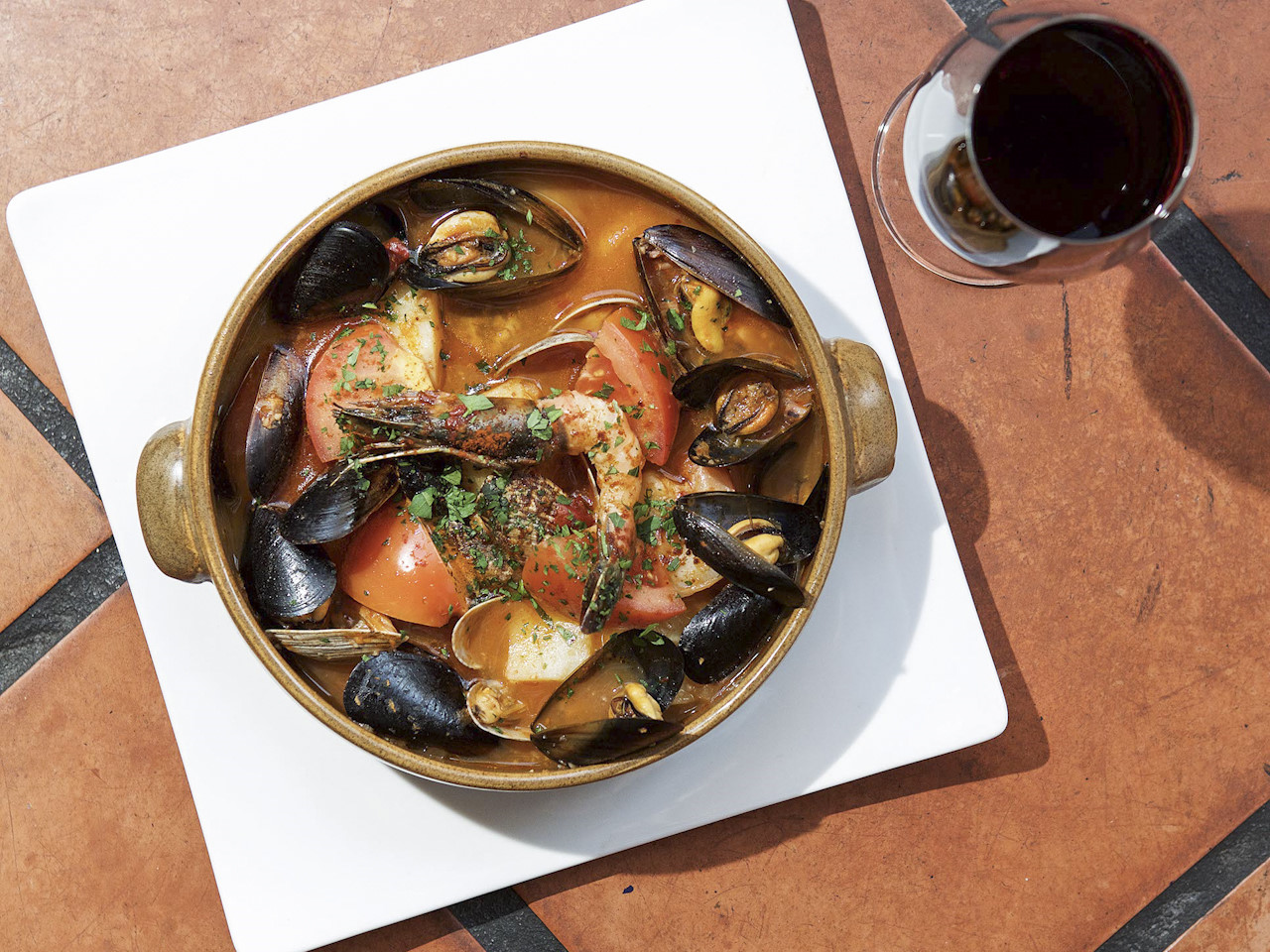 Spain Club 露天陽台與海鮮燉飯海景