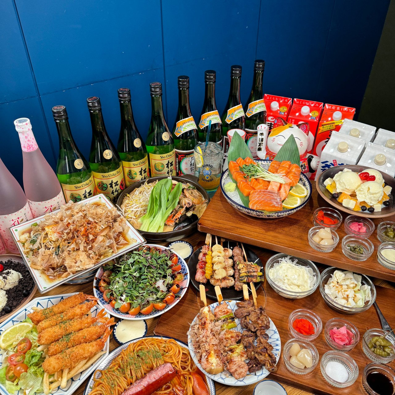 연꽃치 성신여대점の炭火串焼きとサーモンプレート