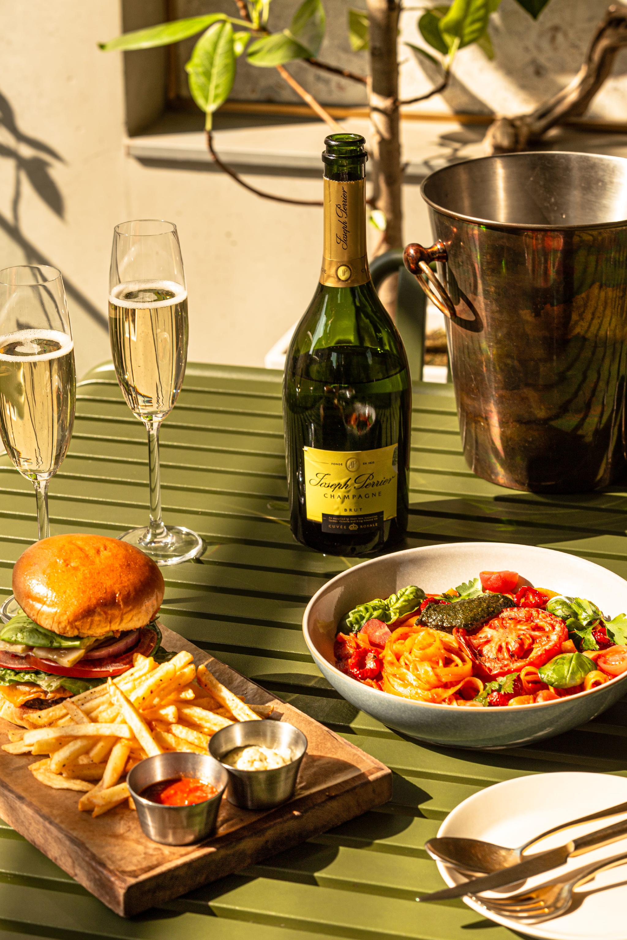 FOOD DOES MATTERのヴィーガンコース料理の盛り付け