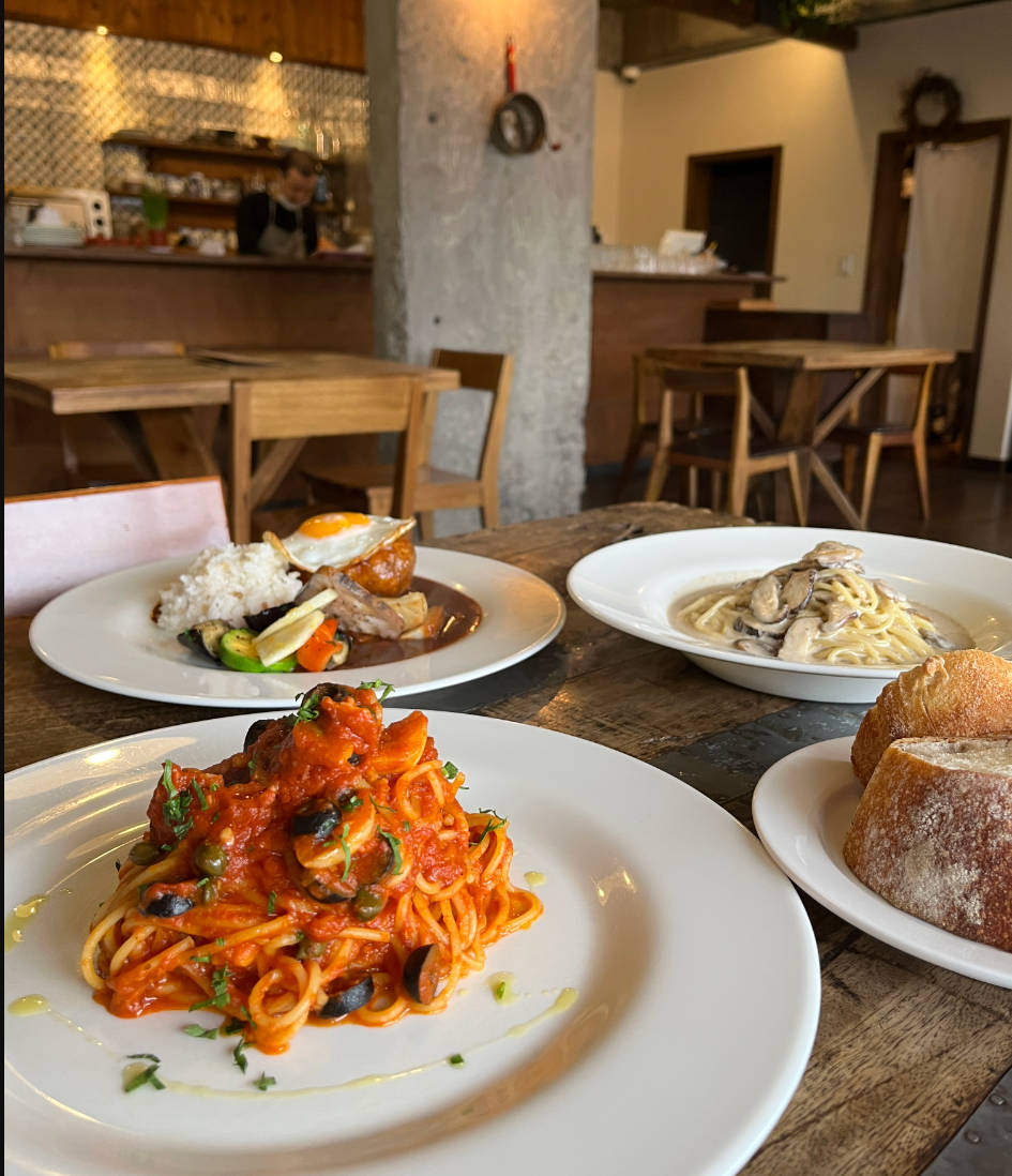 Woong's Kitchen hamburger steak and pasta near Iho Beach