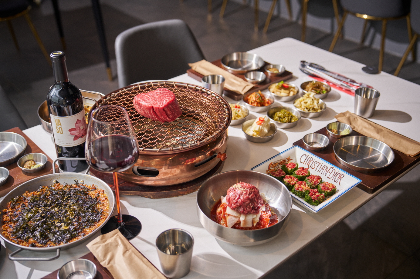 Seorae Taste 1++ Korean beef marbling on platter