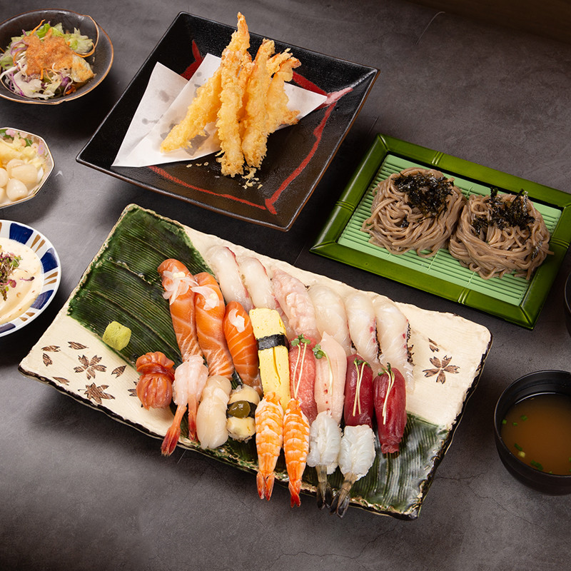 Moshi Moshi Sushi plate with generous toppings