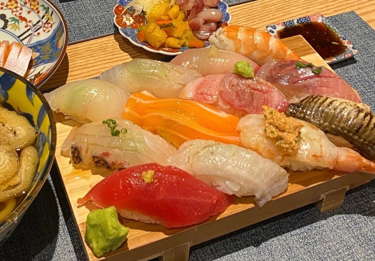 Gu Sushi 优雅的寿司柜台与熟成寿司套餐