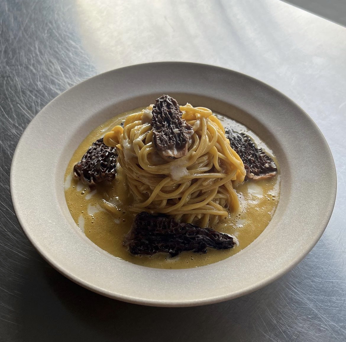 Chug木炭烤小菜与丰富酒单，三角地