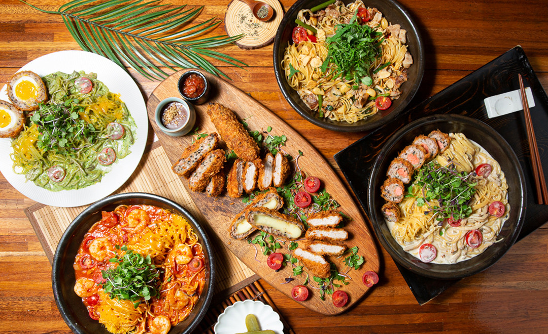 The Private Life Sillim ブランチととんかつの盛り合わせ