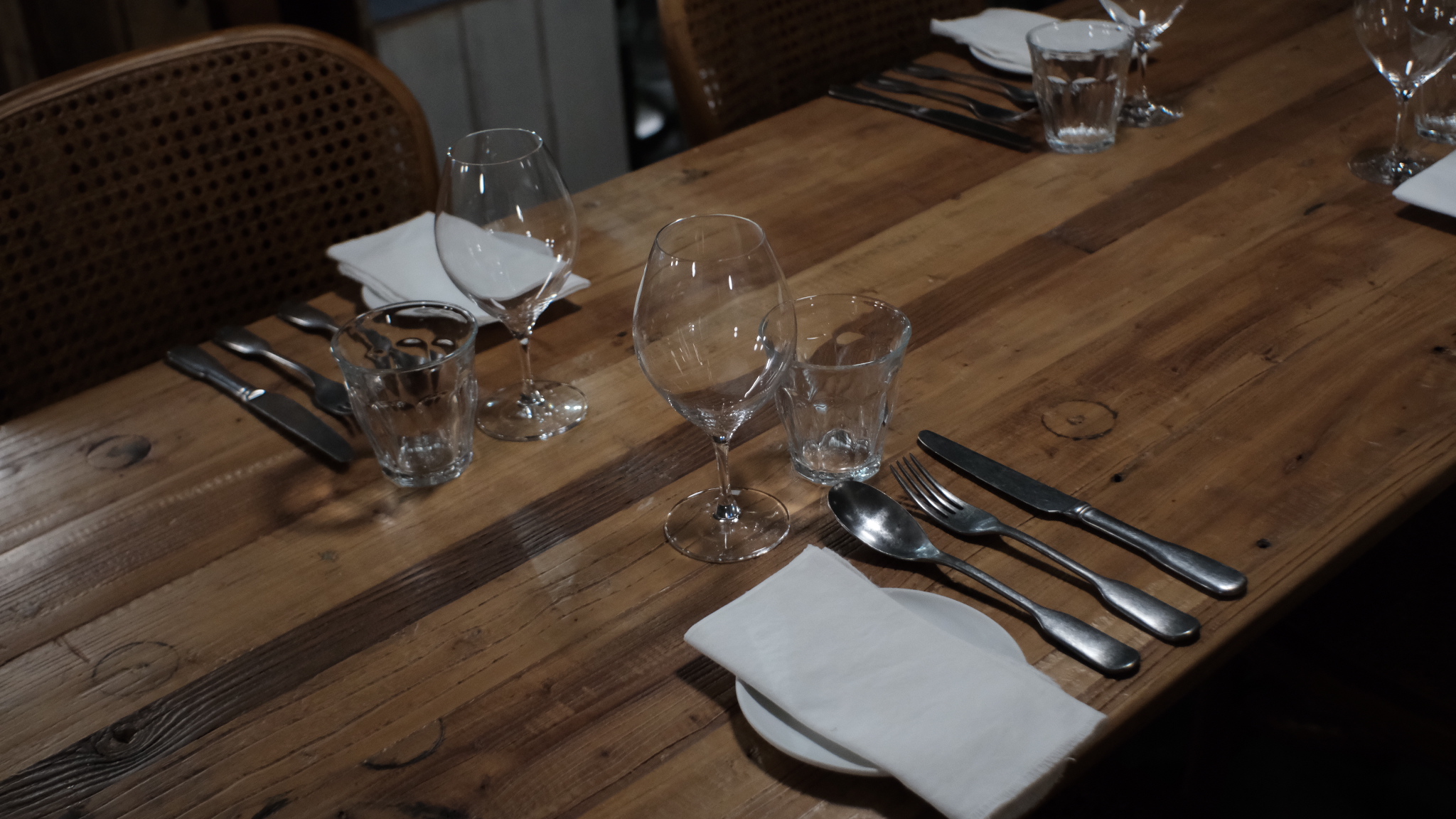 WILDFLOOR成首区炭烧肉与舒适内饰