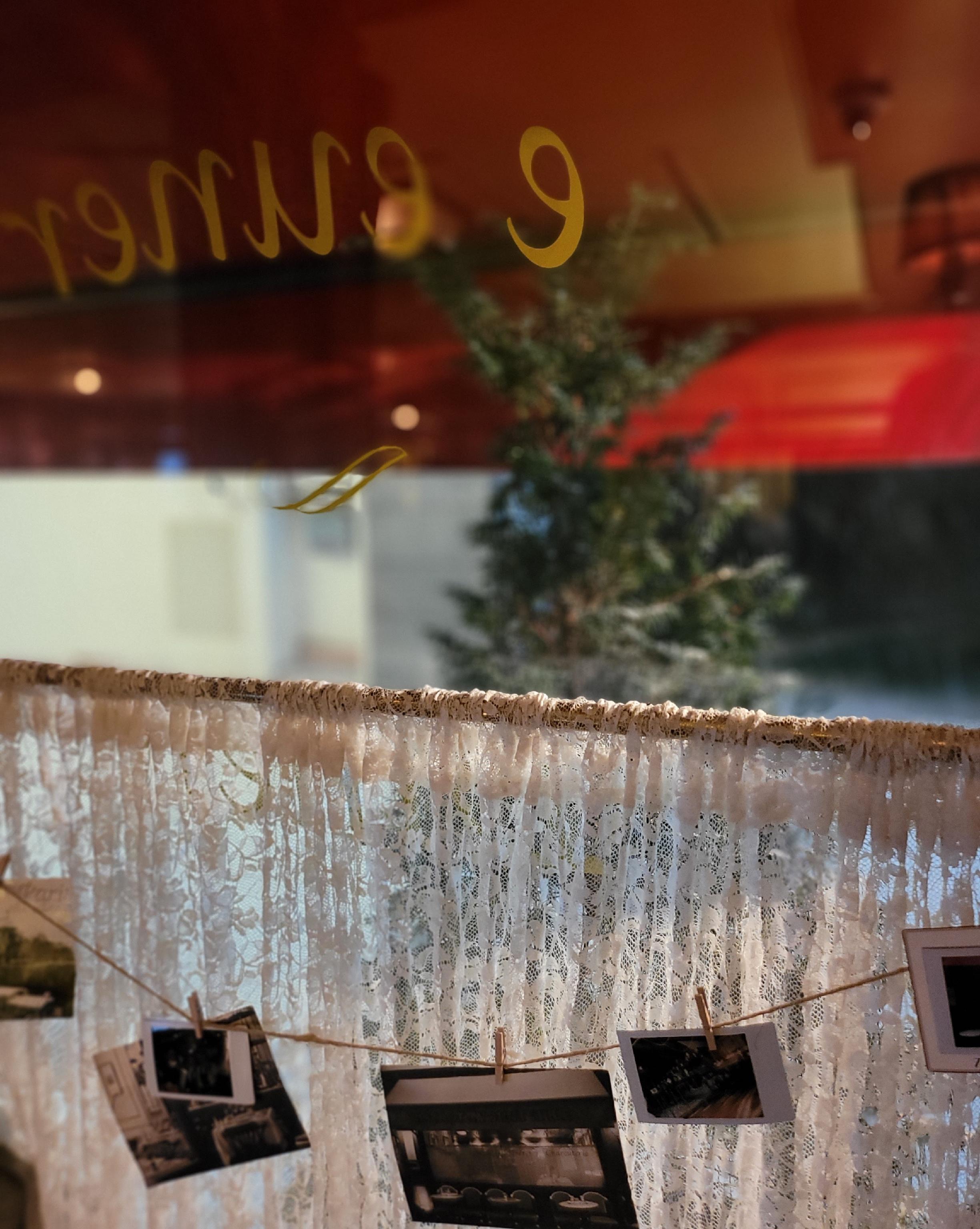 BISTROT de YOUNTVILLE classic onion soup and Burgundy wine - Image 8