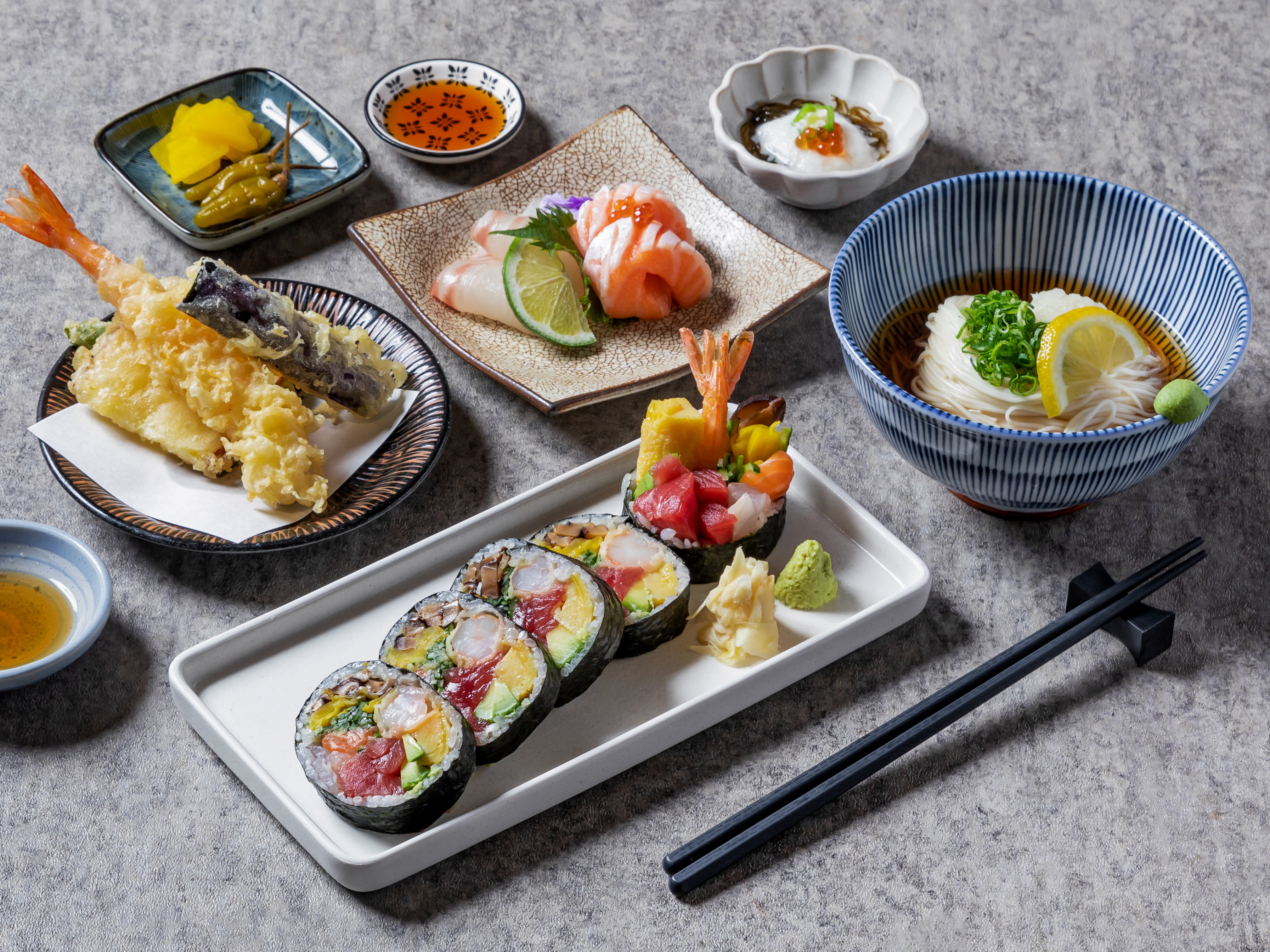 Jinkawa Yeouido分店手工麵條與割烹小菜