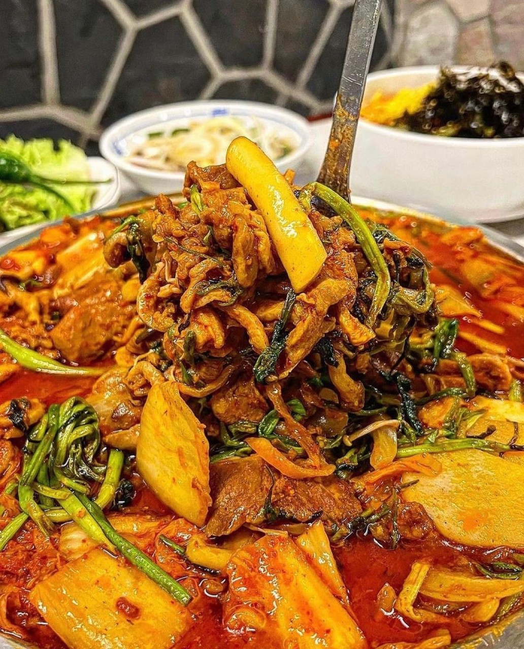 Duckhinter 龍山 鴨肉與水芹熱菜