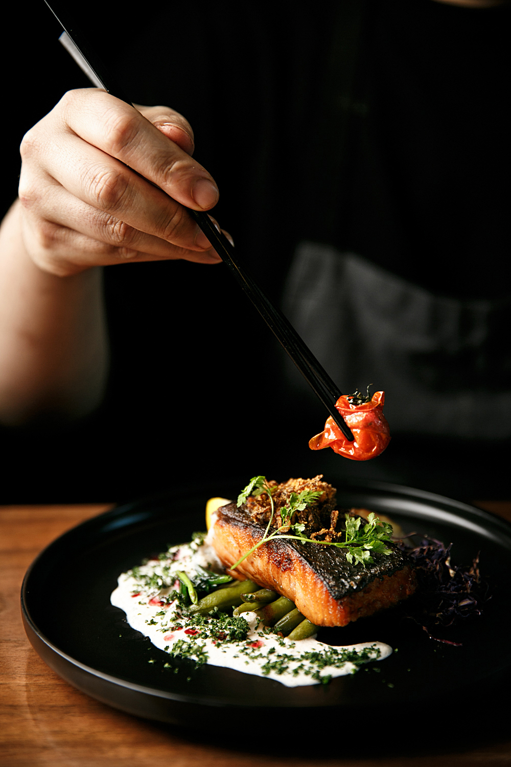 夕暮れ時の漢江と汝矣島のスカイラインを望むDining Neul 弘大店