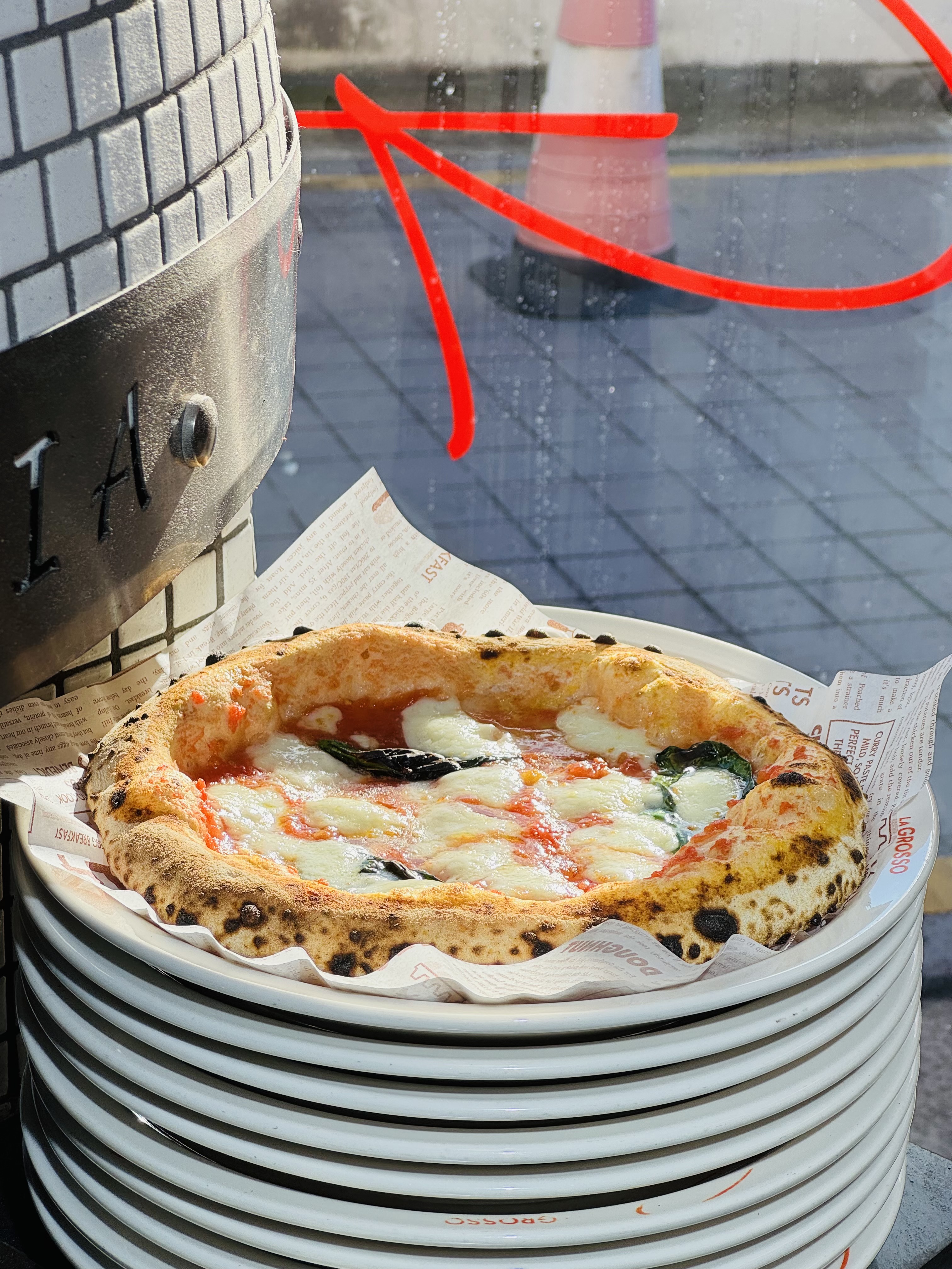 La Grosso ナポリ風薪窯ピザとスプリッツァ