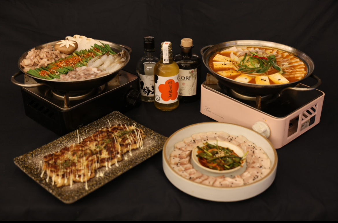 연남 야반도주（ヨンナム ヤバンドジュ）の居心地良いテーブルに辛口キムチチゲとマッコリ