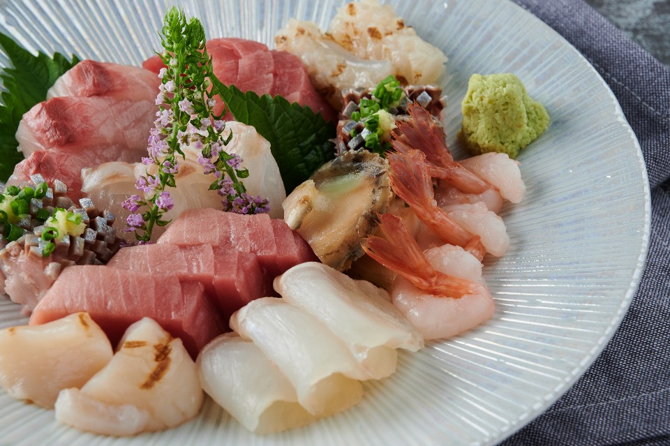 Ido居酒屋吧台及现代摆盘