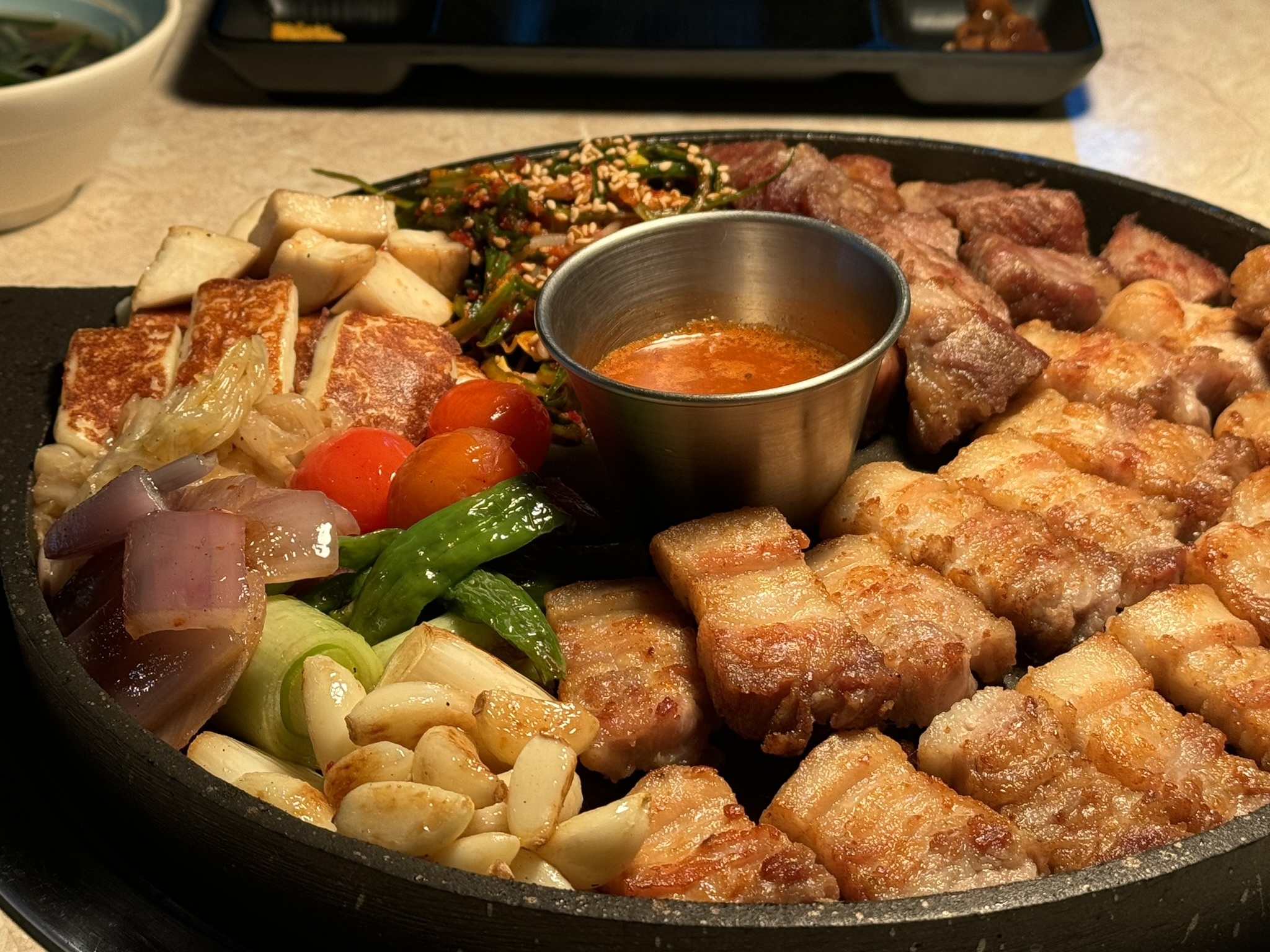 서면고기집 오십사烤掌柜精心烤制DGI GOLD猪肉搭配小菜