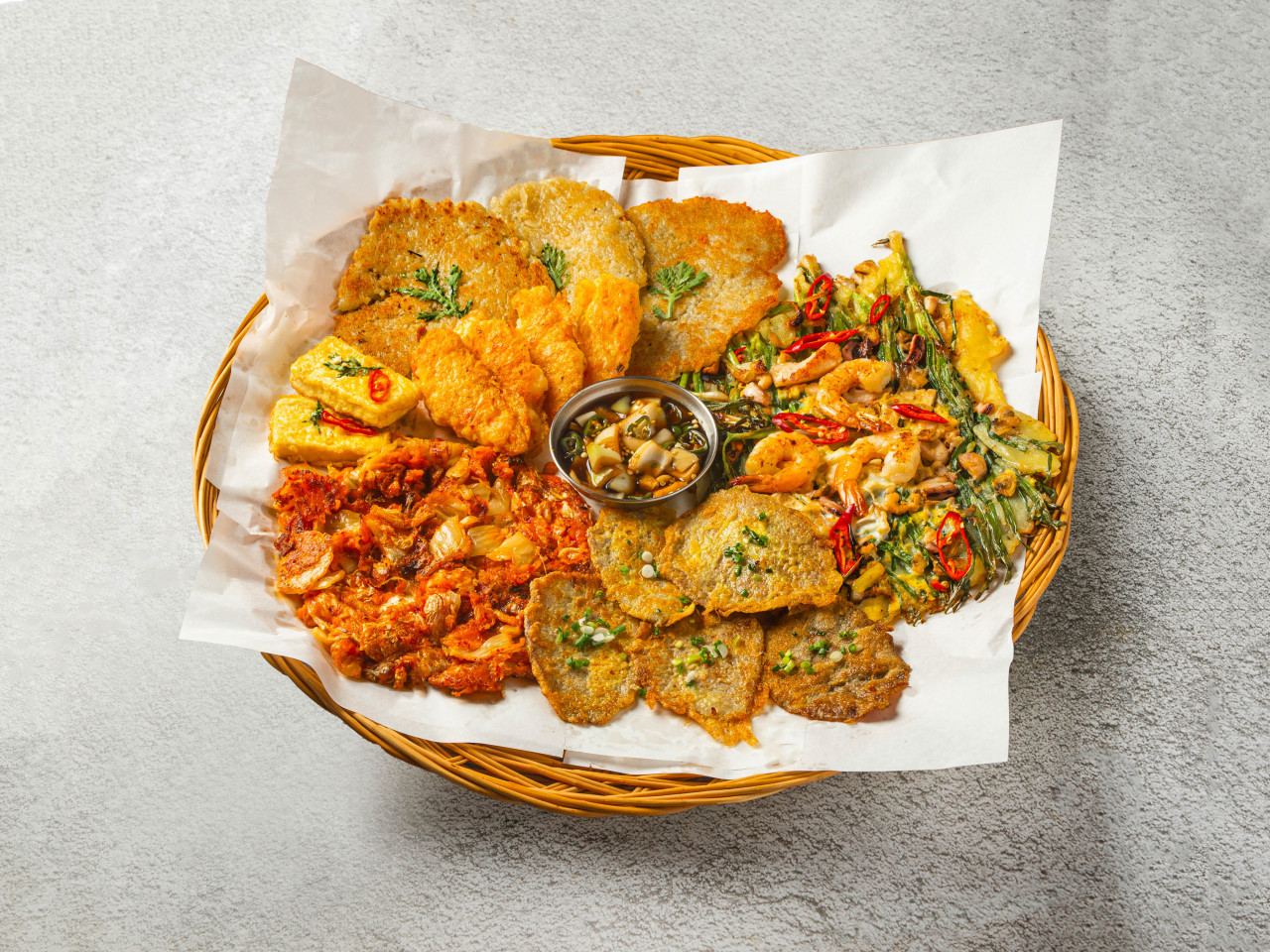 Warm jeongol and crispy jeon at Damsori Yeonnam