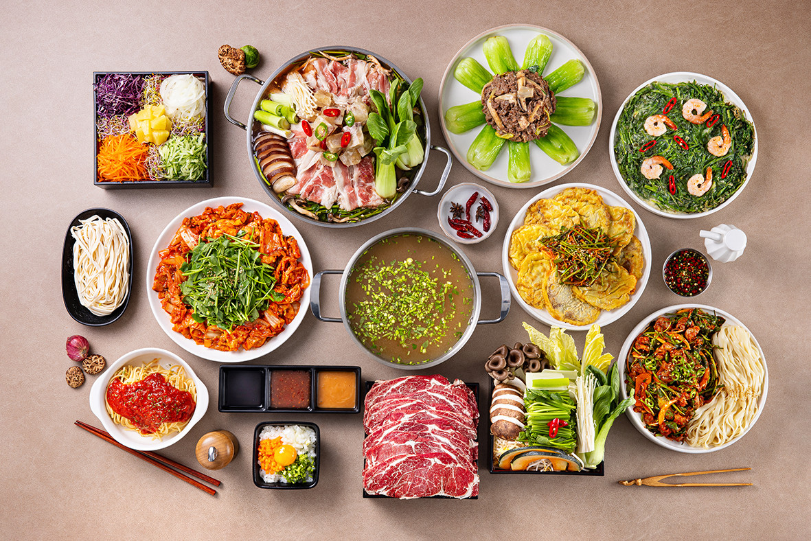 Damonjung Seocho individual shabu-shabu pots and fresh vegetables