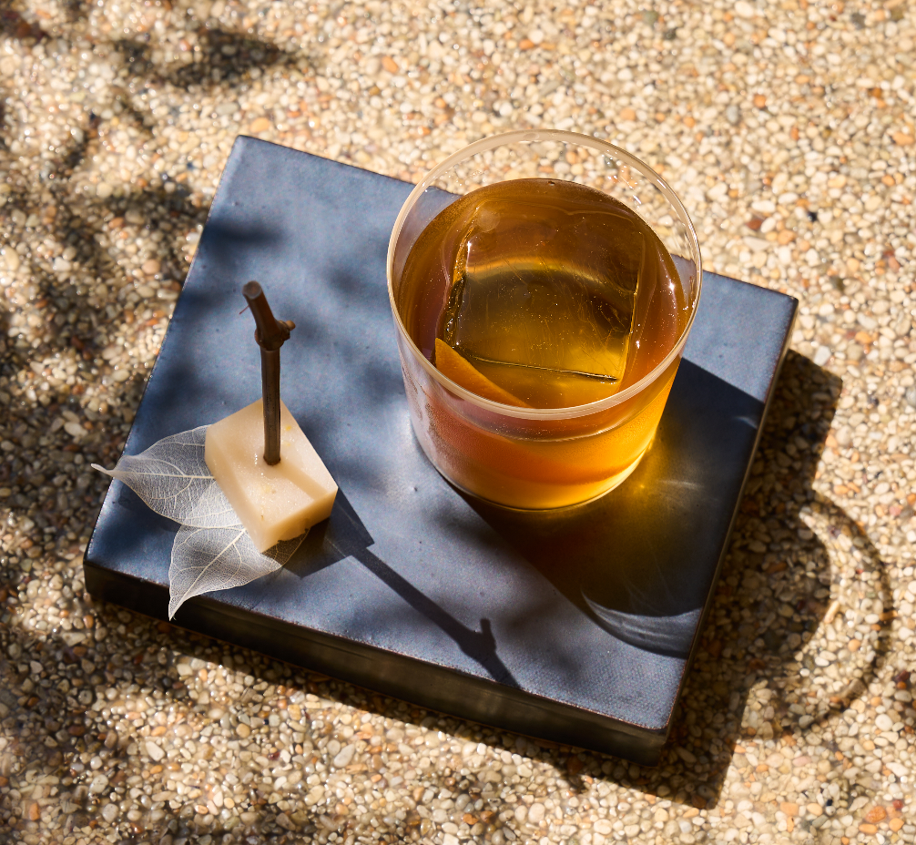 夜に輝くモダン韓屋カクテルバーGonggan