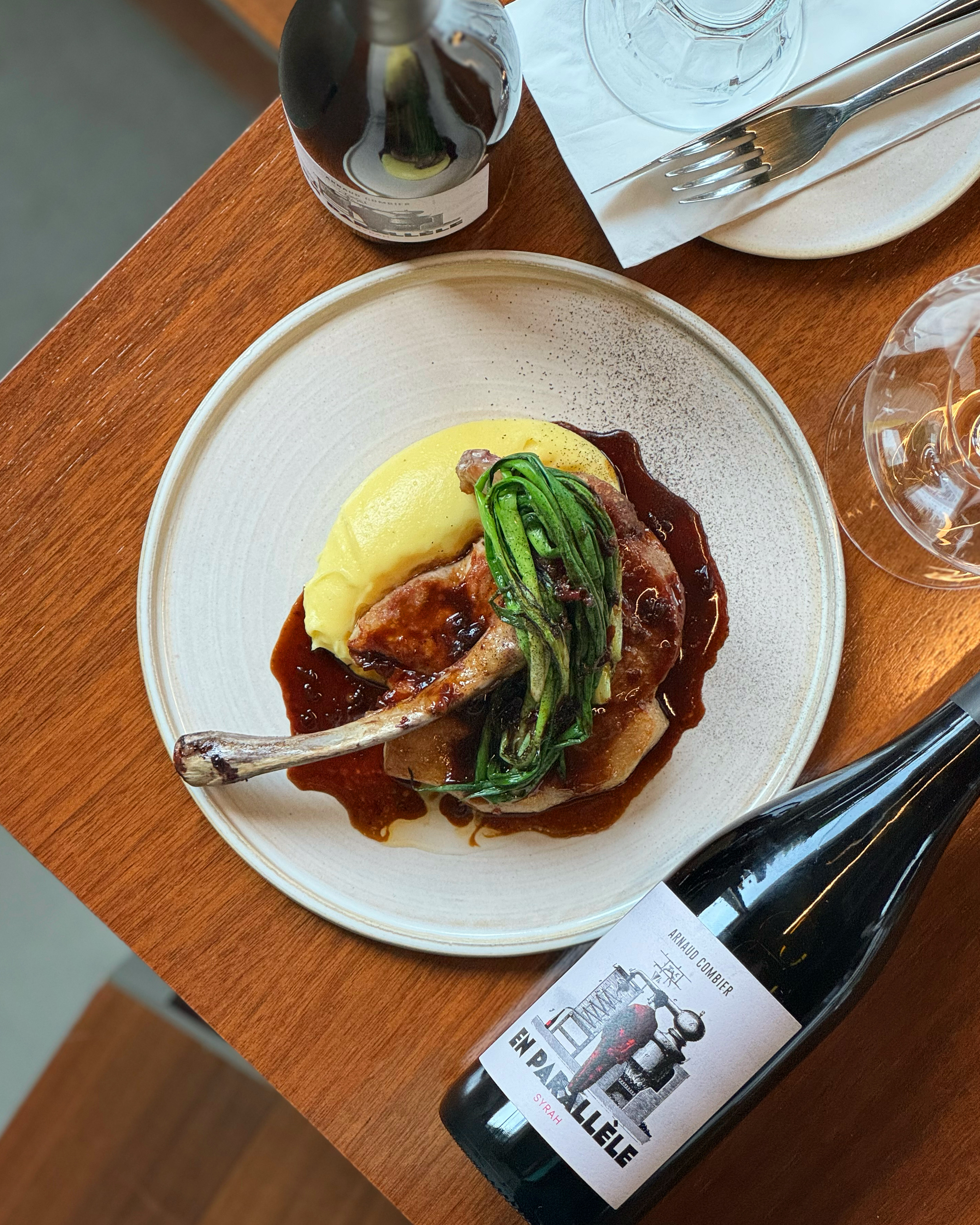 chillchillchill Seongsu cozy dining bar interior