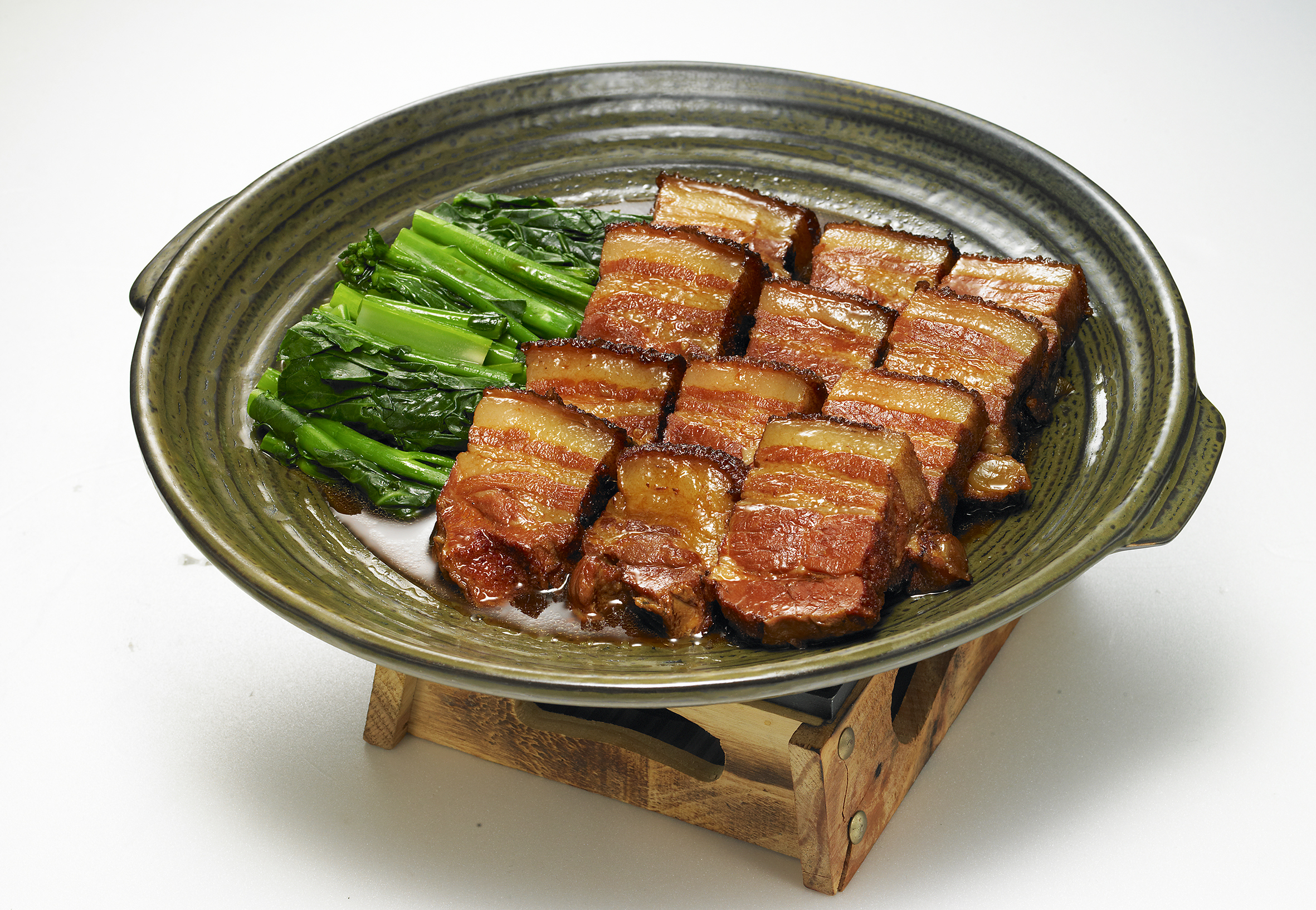 Mokran光泽的面包虾和经典中餐菜品