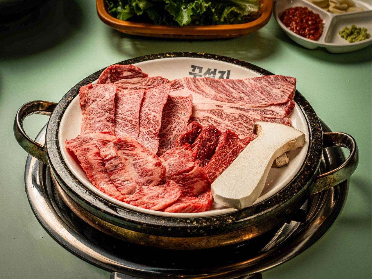 Kkuseokji Dolpan Hanwoo heukseok stone grill