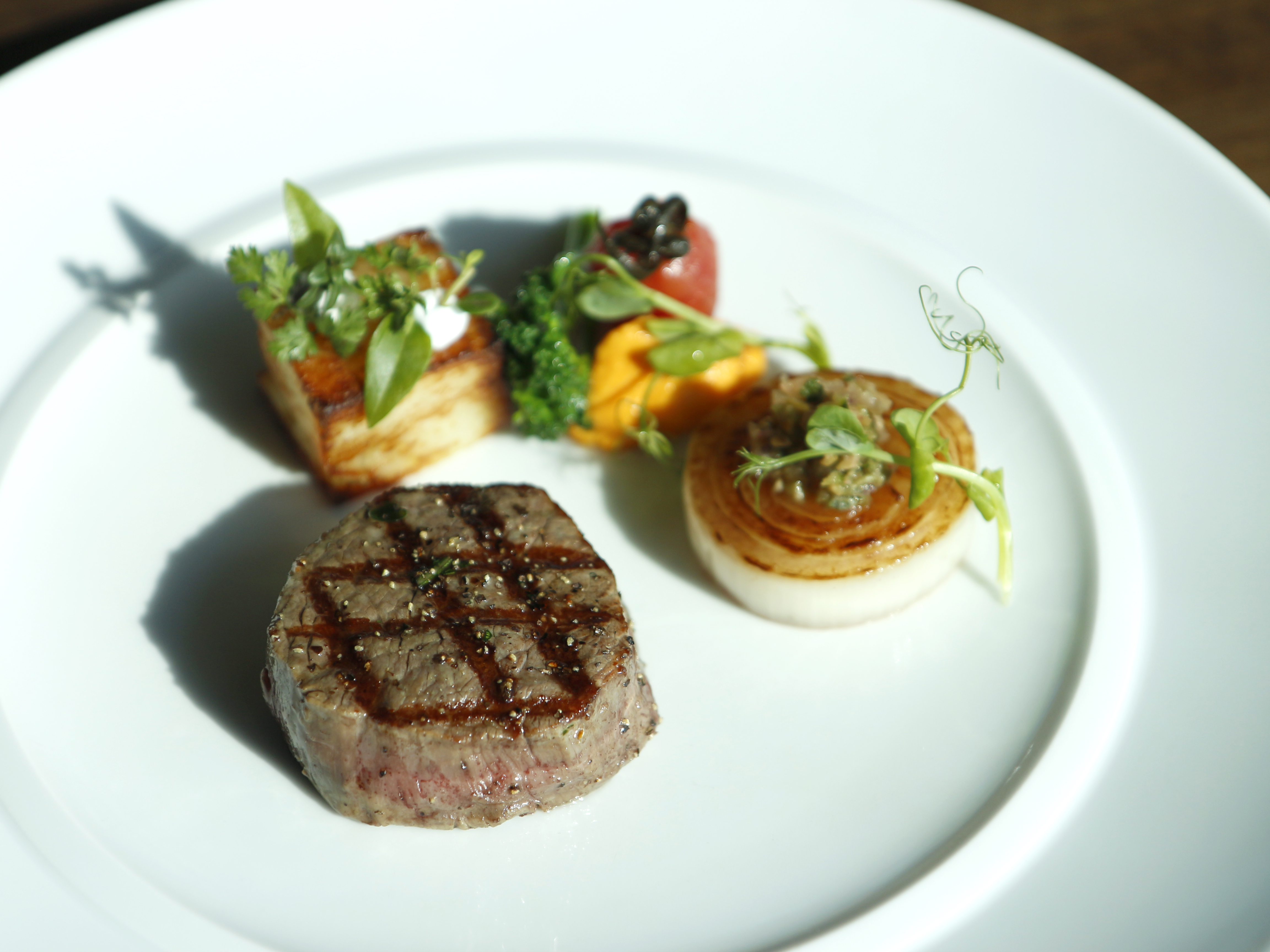 Cloud32高空餐厅俯瞰钻石大桥与开阔海景