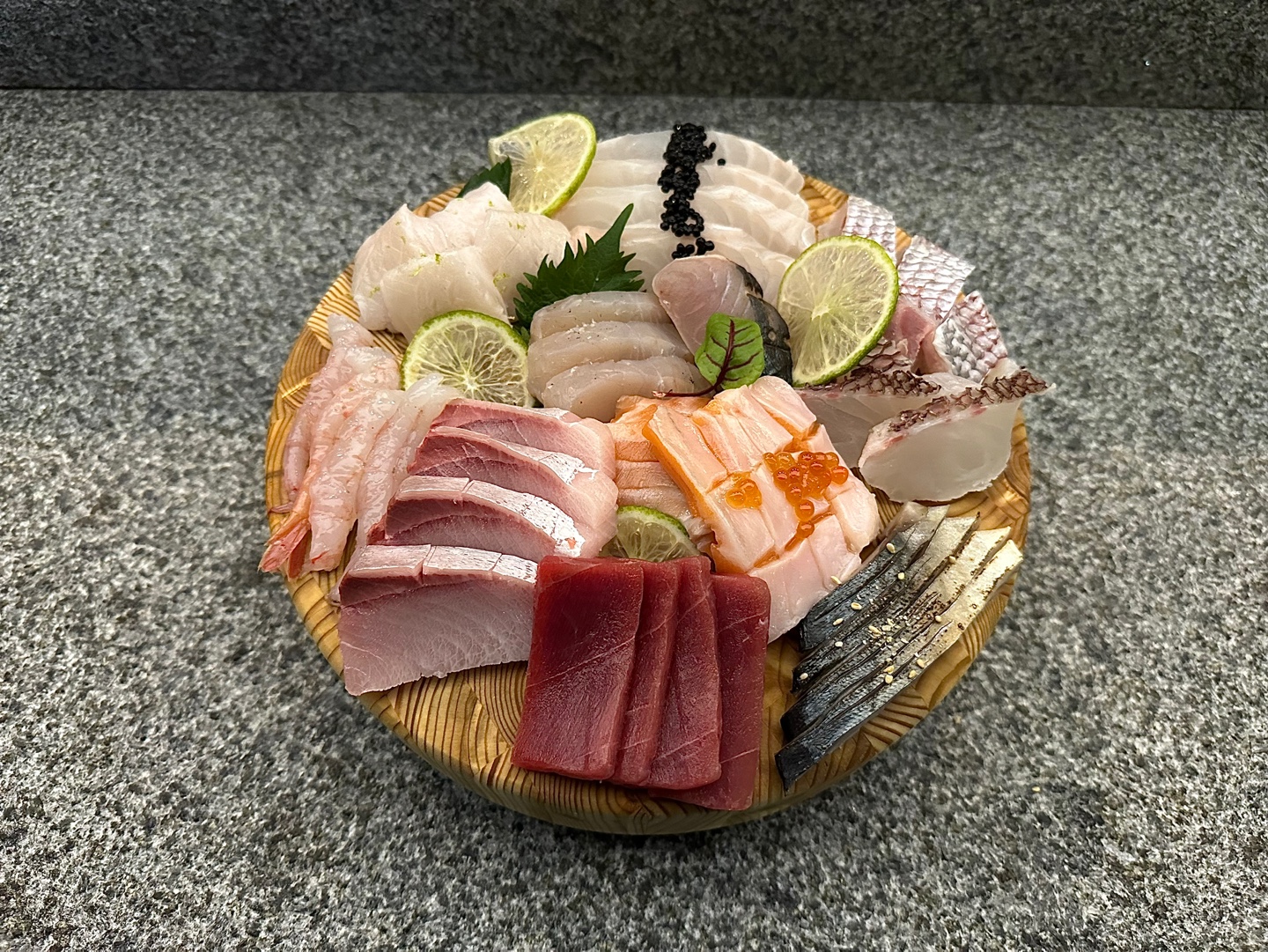 Mishoku居酒屋吧台与季节料理