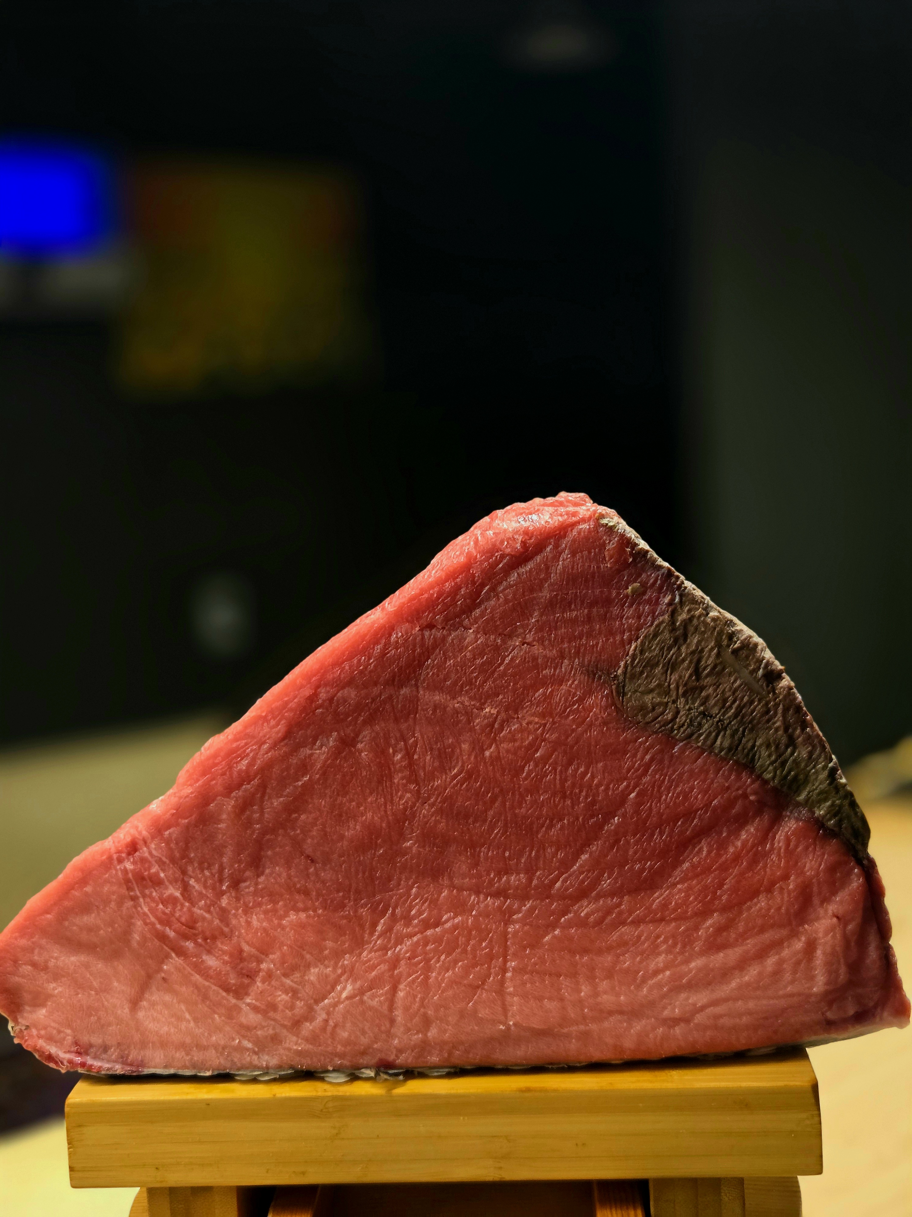 寿司ミジの落ち着いたカウンターと季節の握り