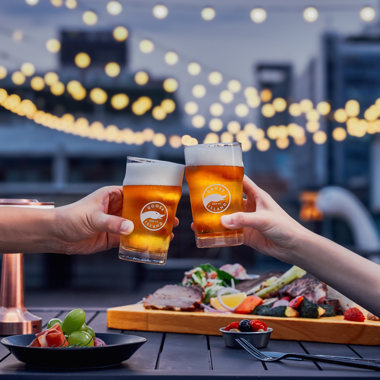 Goose Island Brewhouse Gangnam taps and dining room