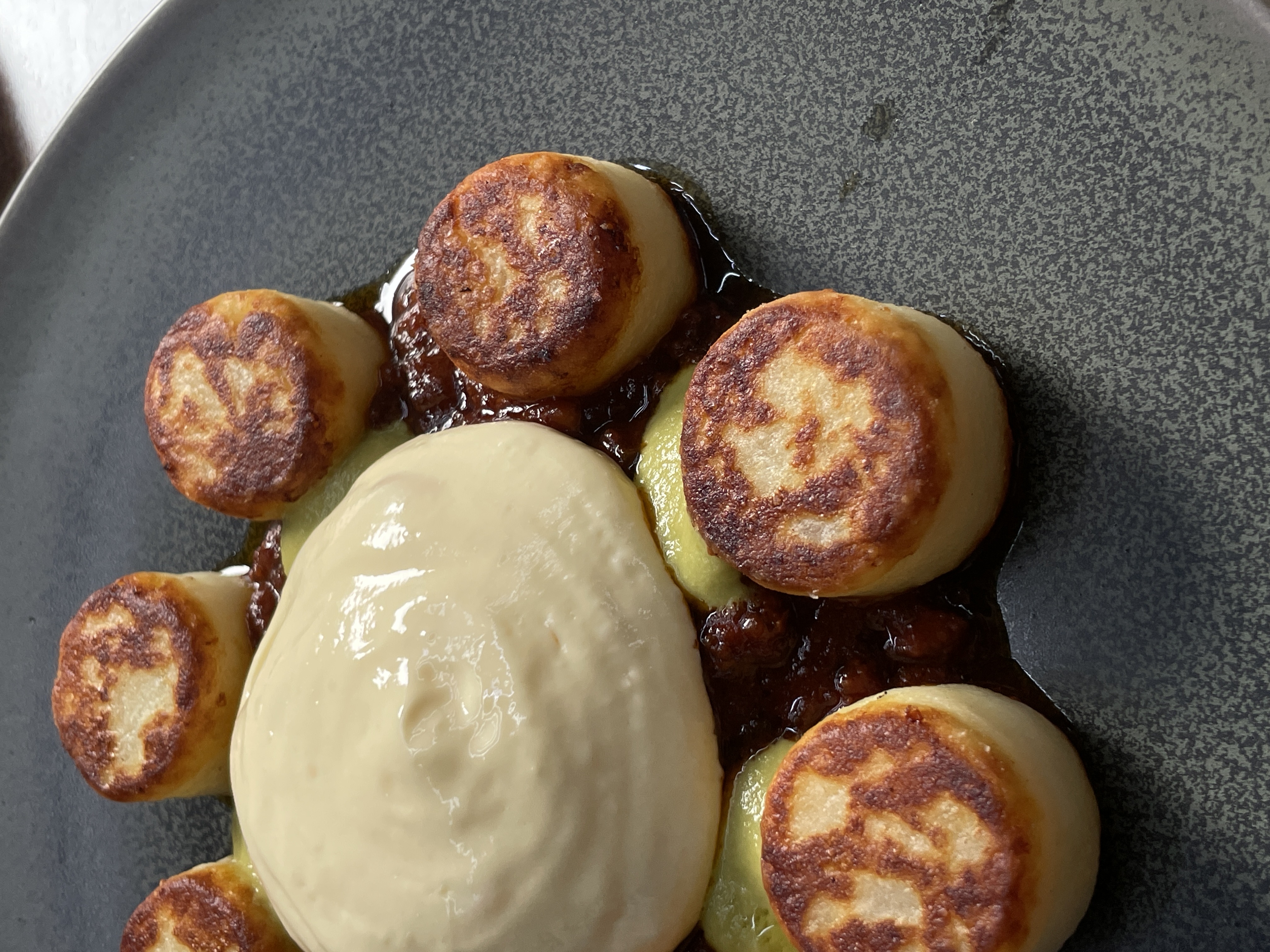 Modern Korean plates at IDA near Jongmyo